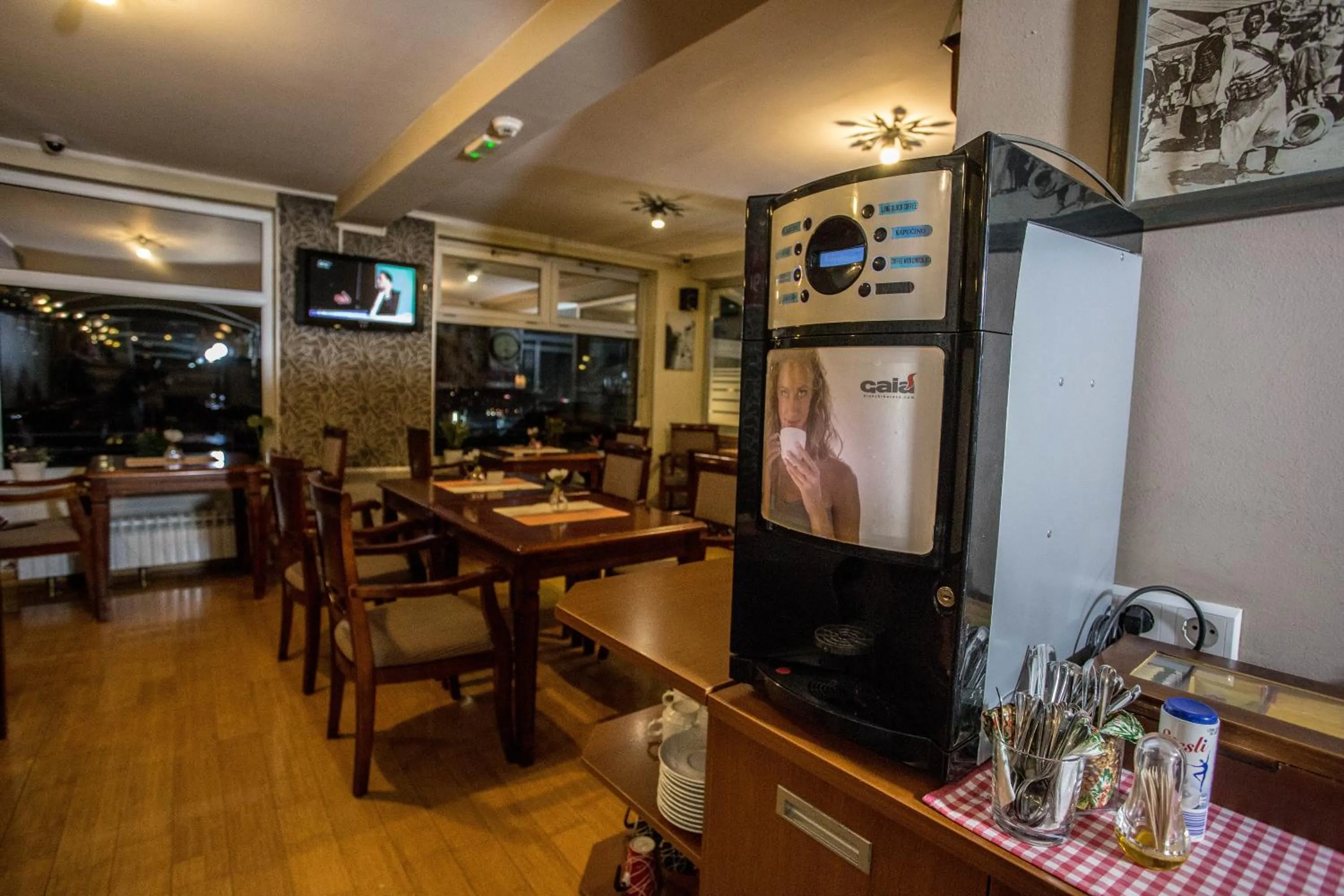 Restaurant/places to eat in Hotel Villa Harmony - Free Parking