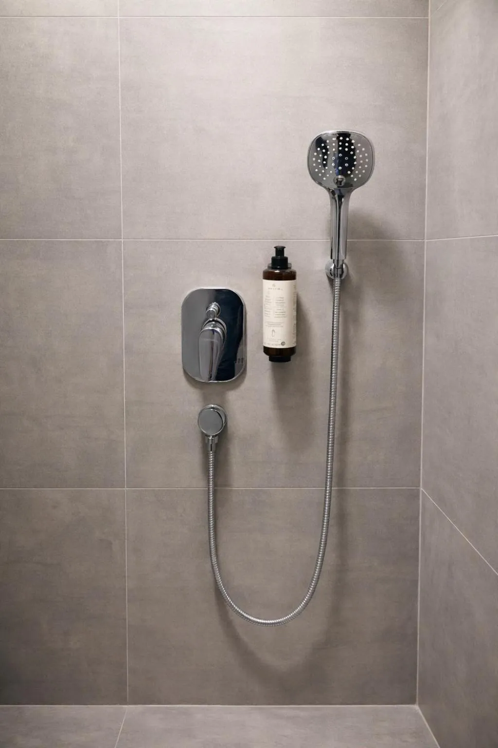 Bathroom in Hotel Villa Harmony - Free Parking