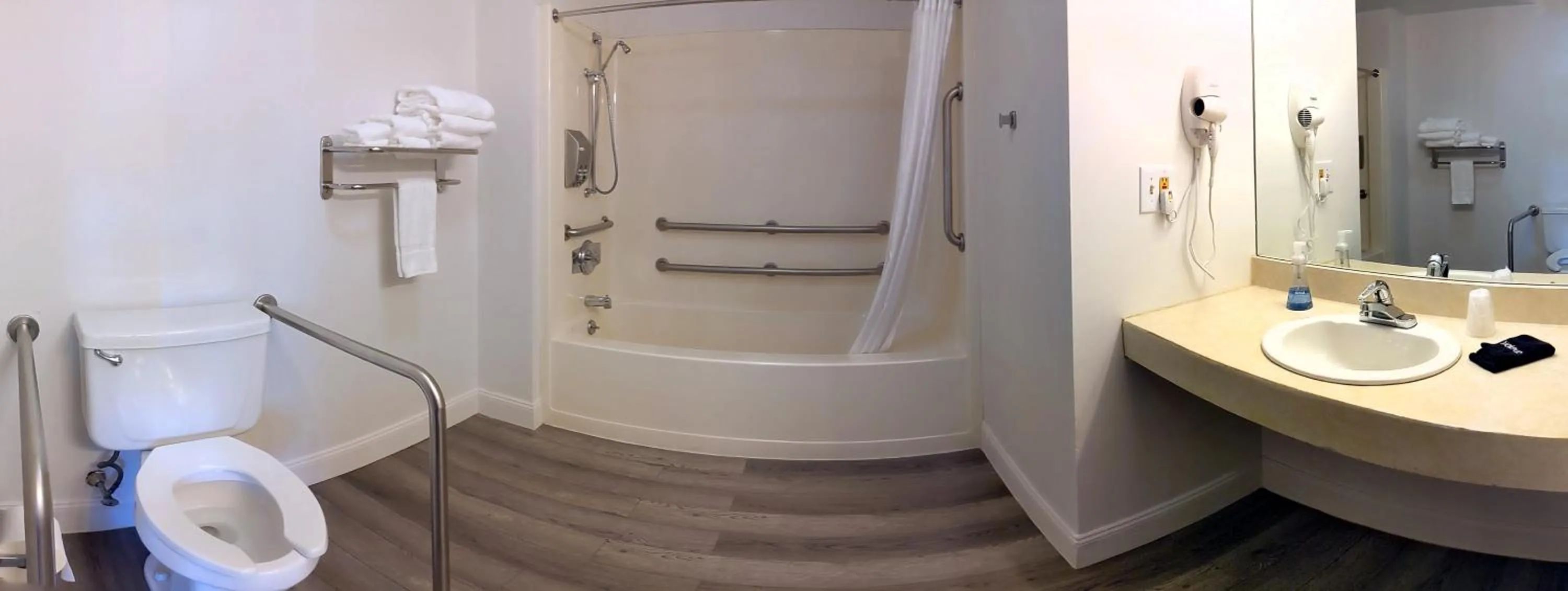 Shower in South Side Inn - Burlington