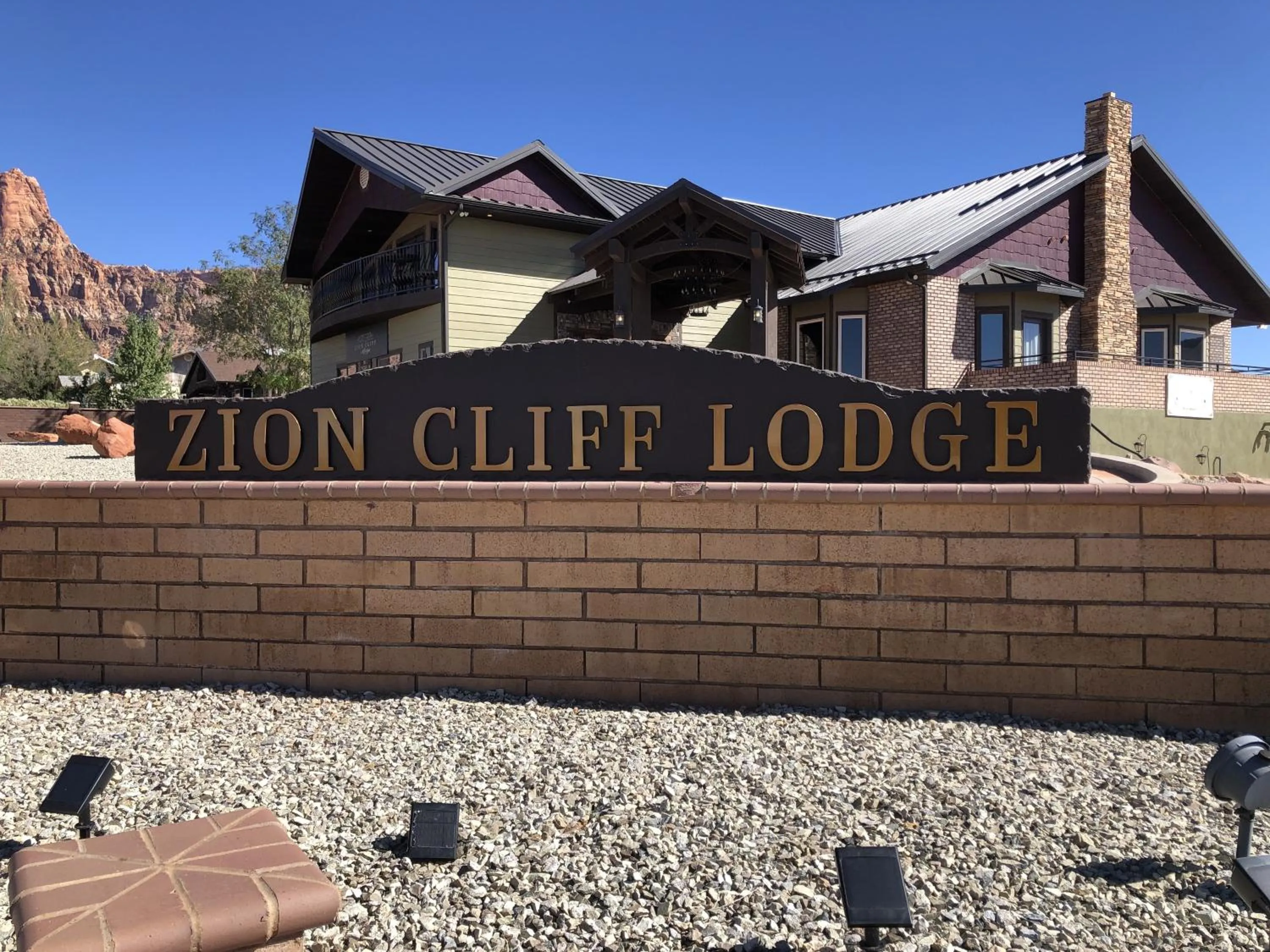Property building in Zion Cliff Lodge