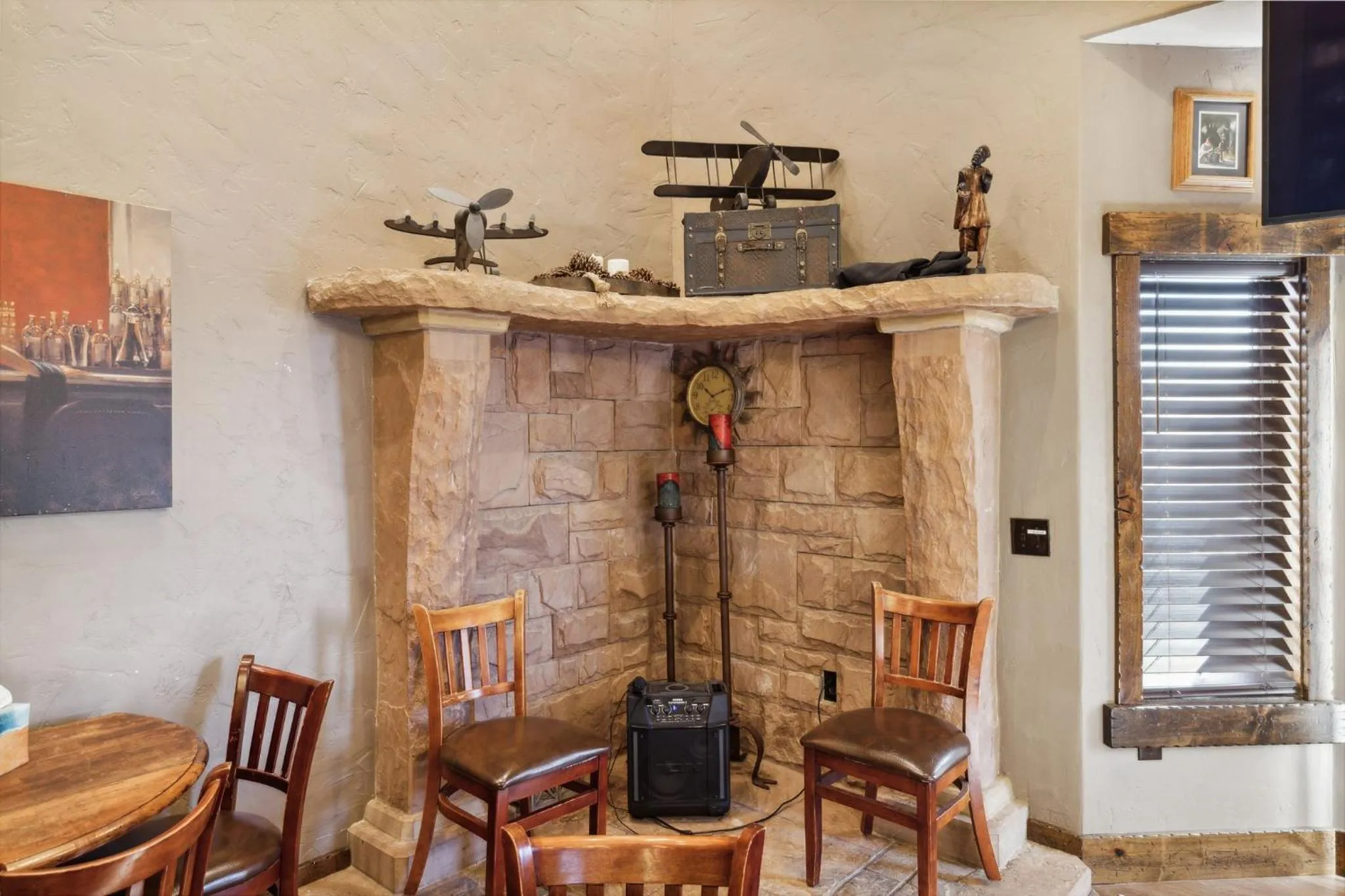 Seating area in Zion Cliff Lodge