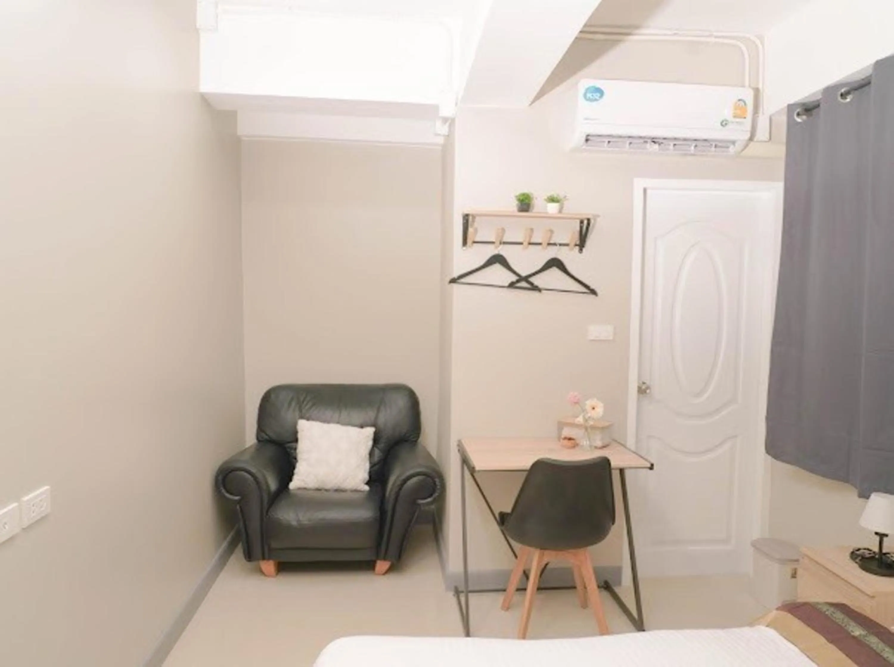 Photo of the whole room in BnB98 Silom Hotel