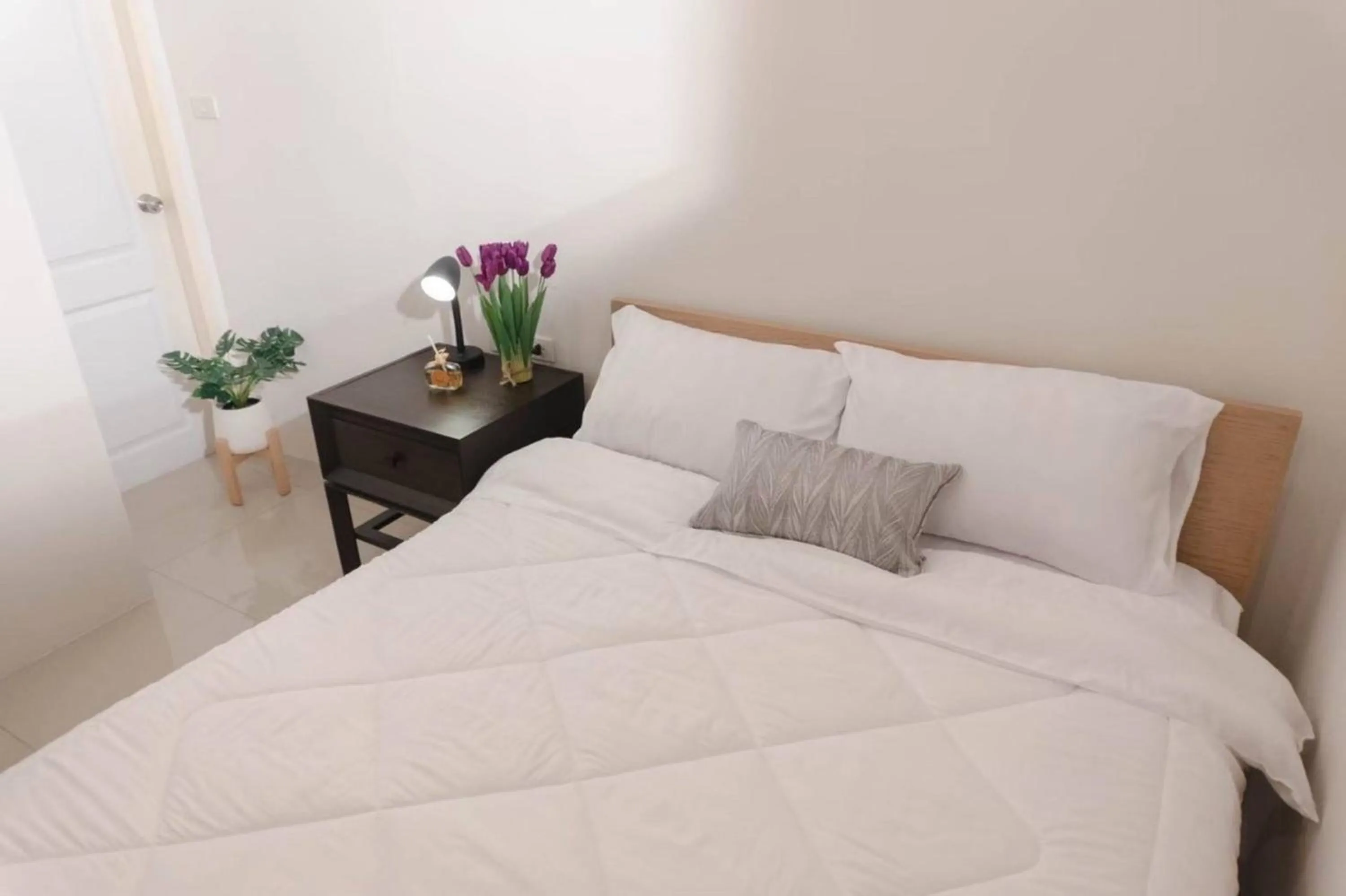 Bed in BnB98 Silom Hotel