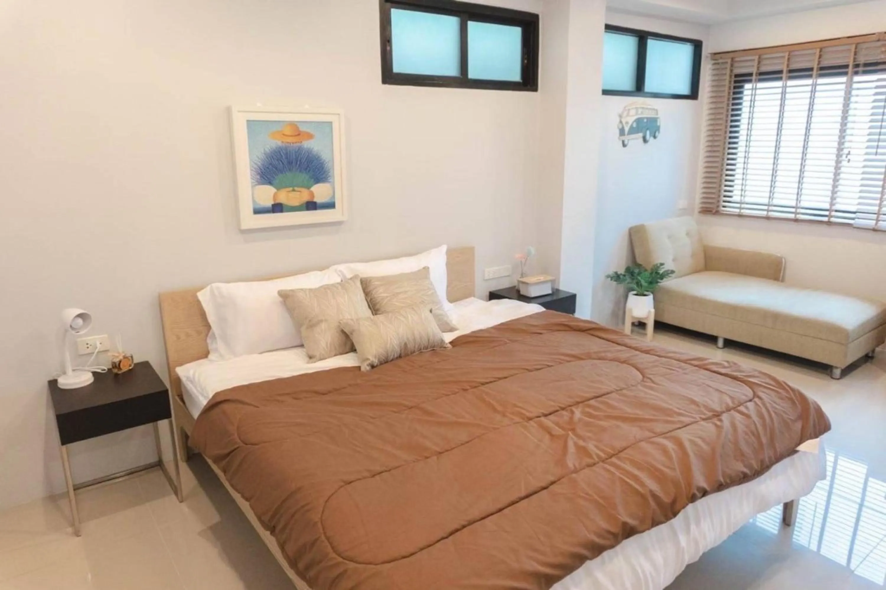 Bed in BnB98 Silom Hotel