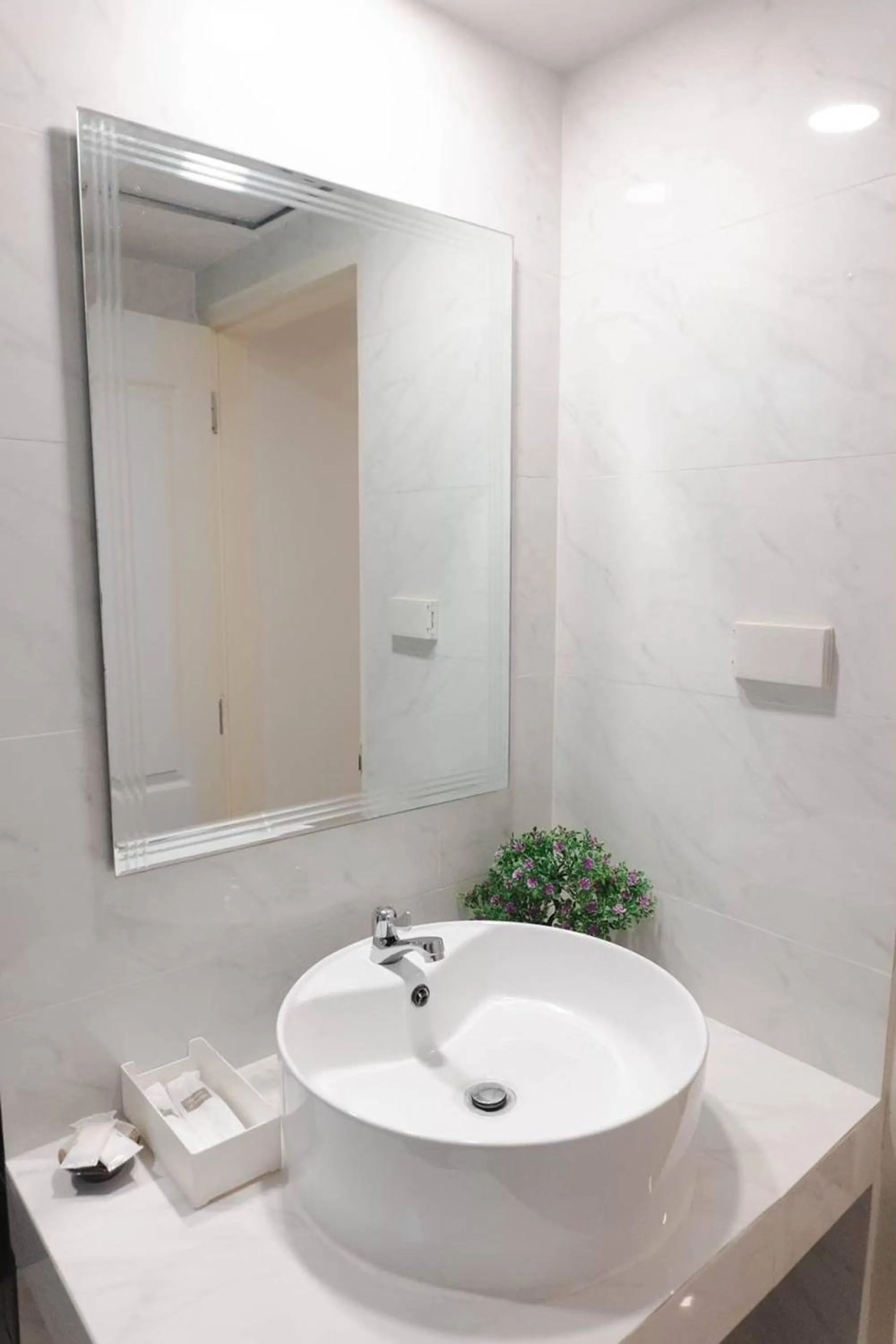 Bathroom in BnB98 Silom Hotel