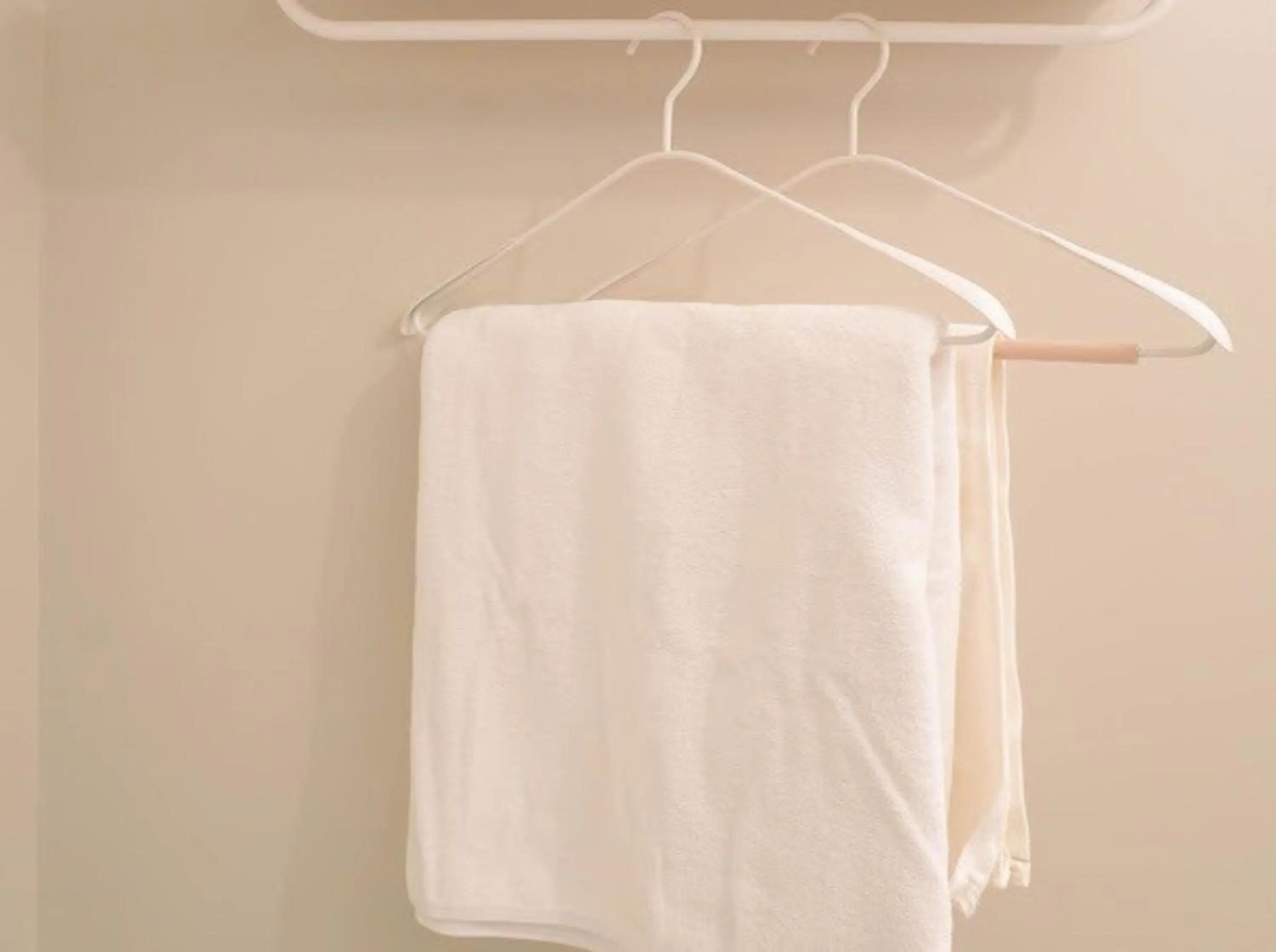 wardrobe in BnB98 Silom Hotel