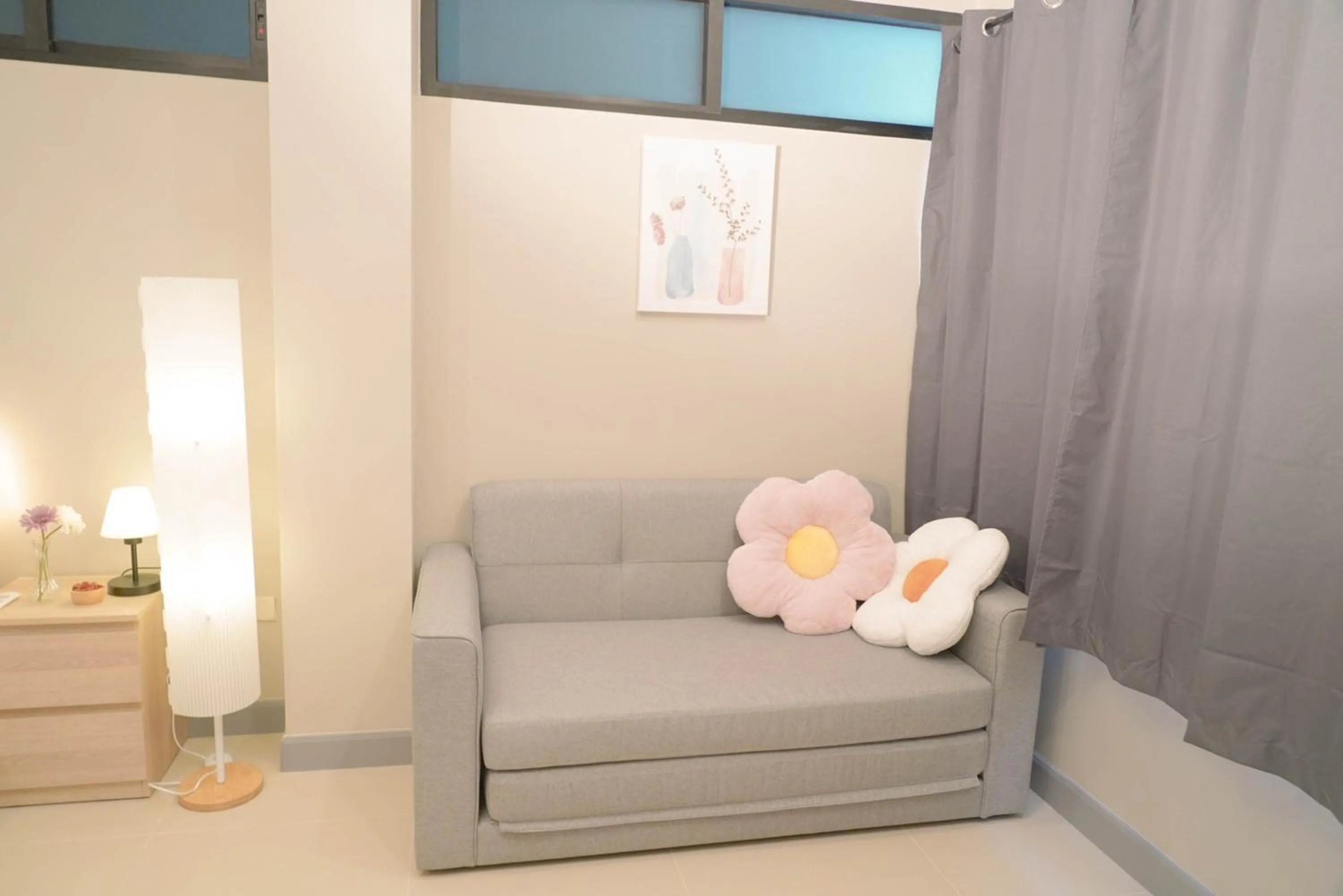 Photo of the whole room in BnB98 Silom Hotel