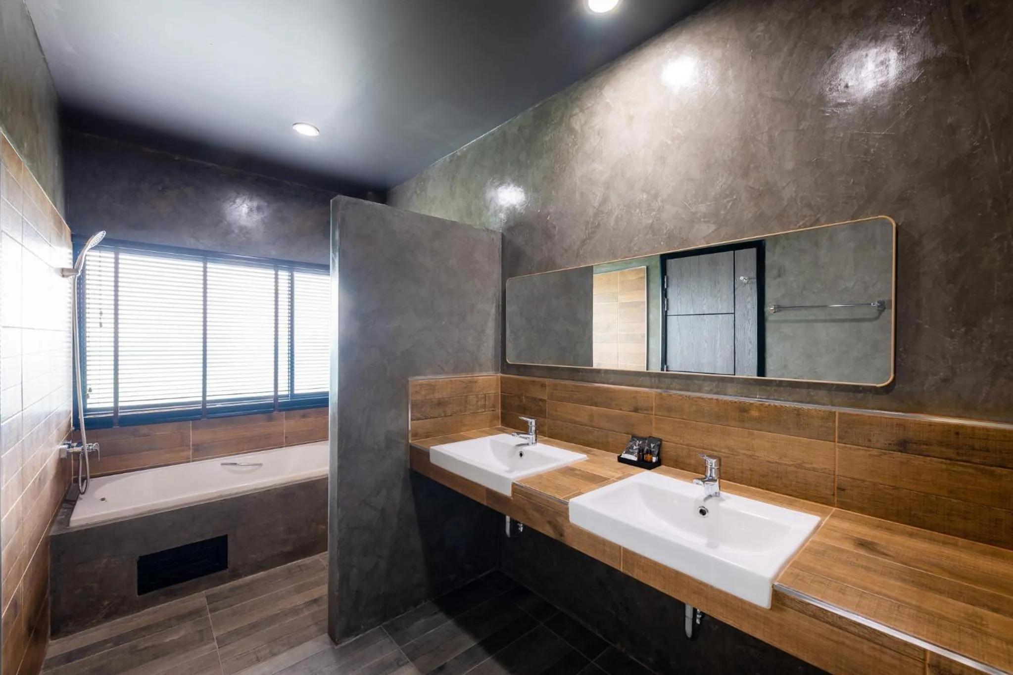 Toilet in The View Chiang Dao