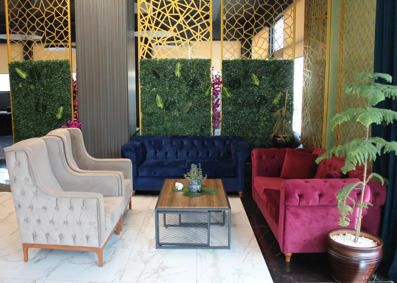 Lobby or reception in Aram Otel Business & Luxury