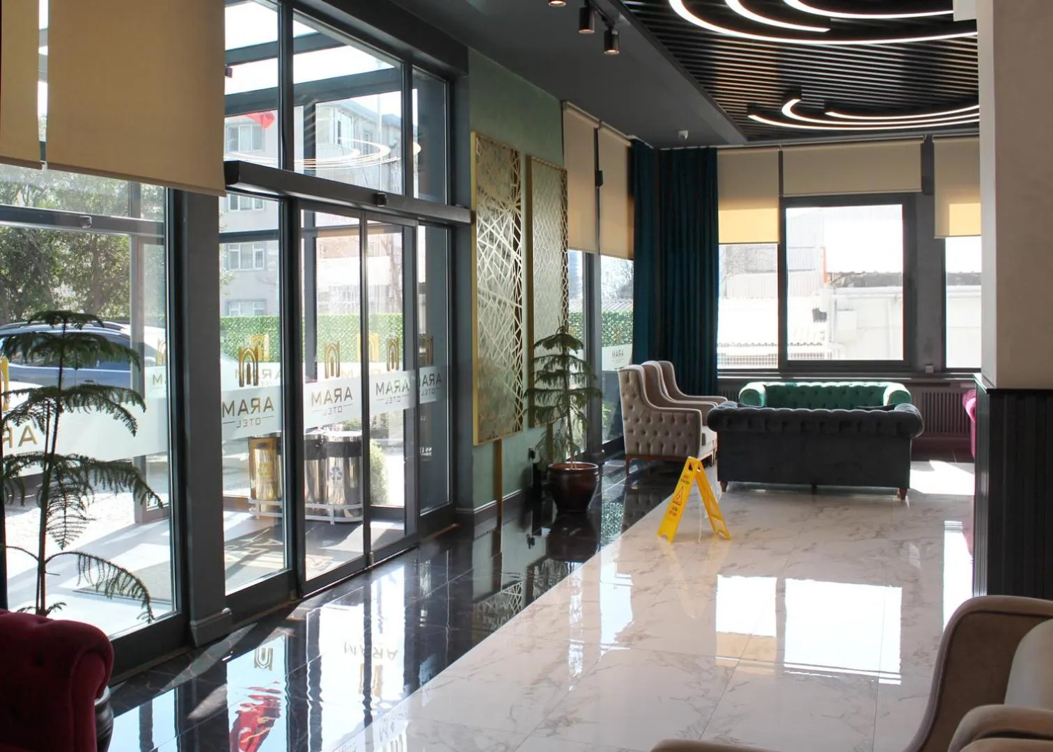 Lobby or reception in Aram Otel Business & Luxury