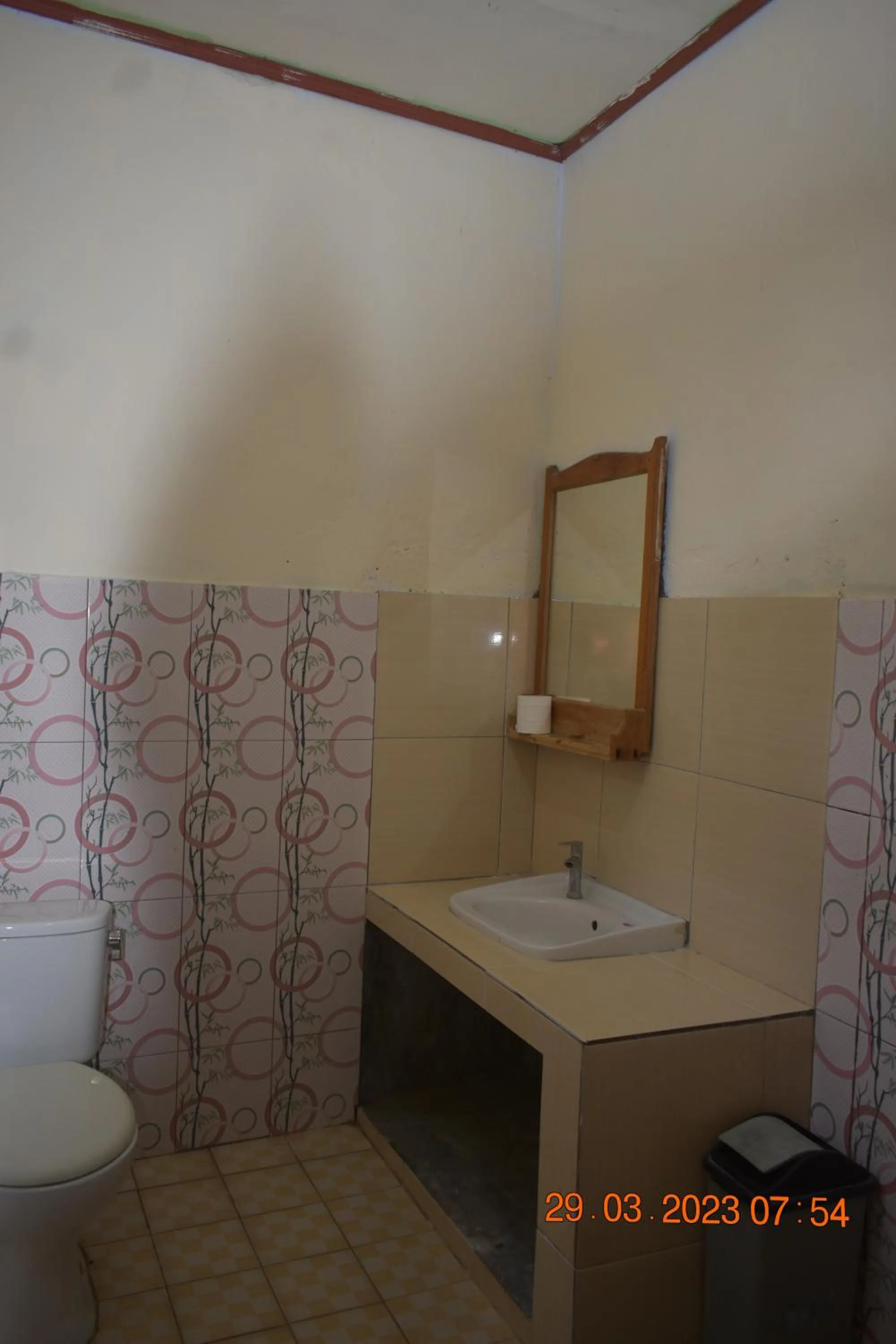 Shower in Del Mar Home Stay