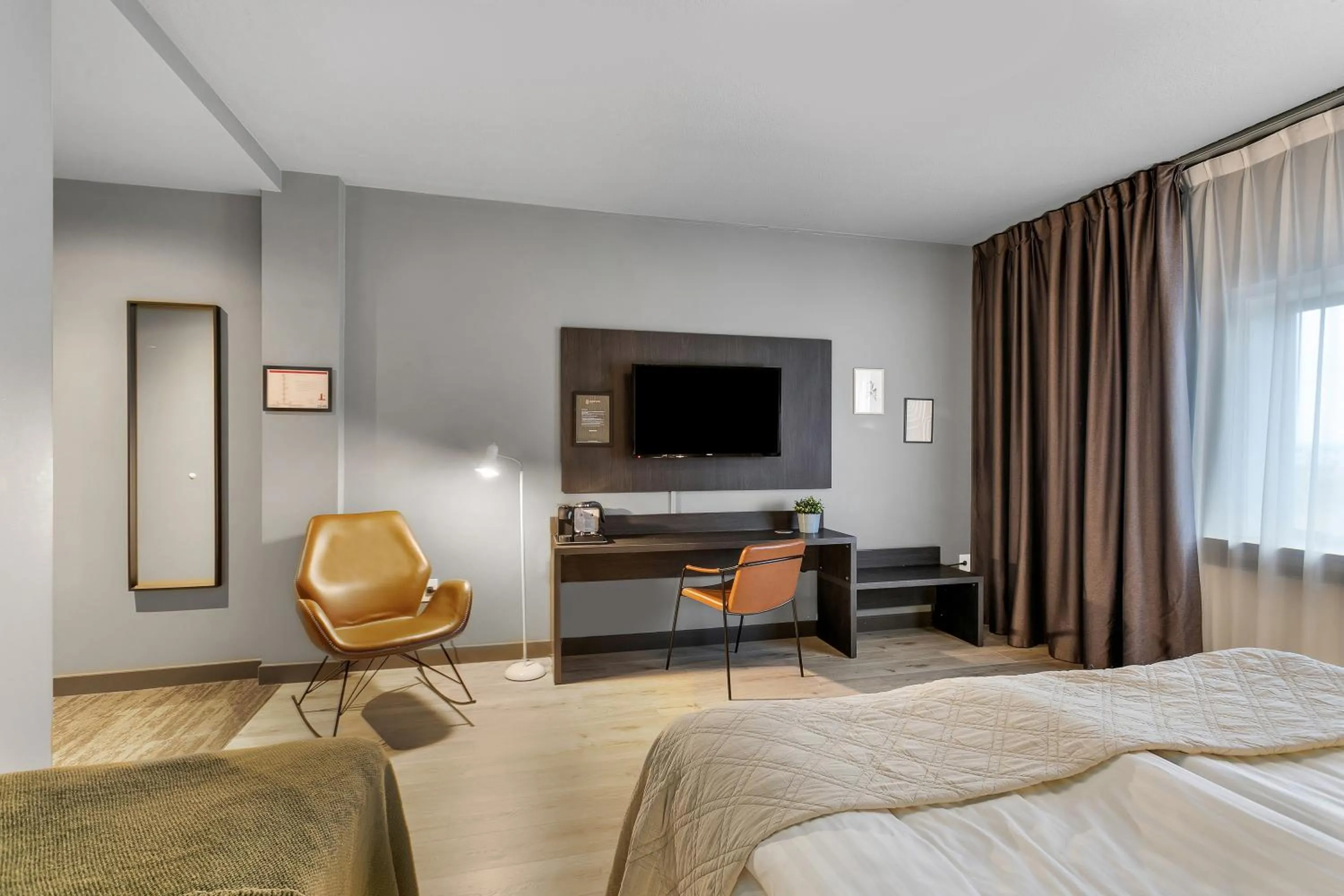 TV and multimedia, Bed in Konvin Hotel by Reykjavik Keflavik Airport