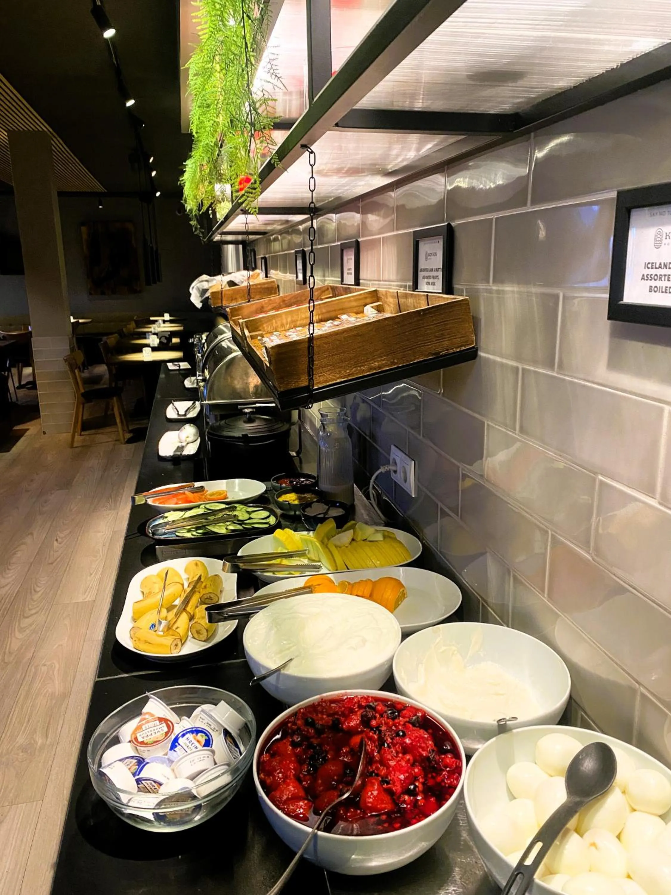 Restaurant/places to eat in Konvin Hotel by Reykjavik Keflavik Airport