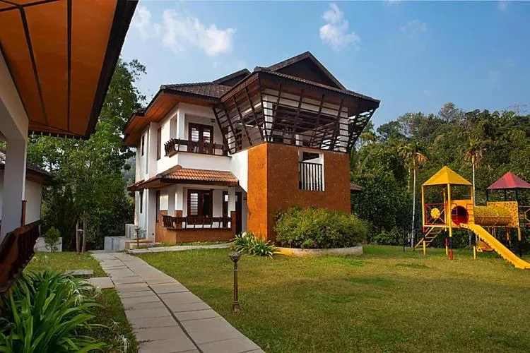 Property building in Heaven Inn Munnar