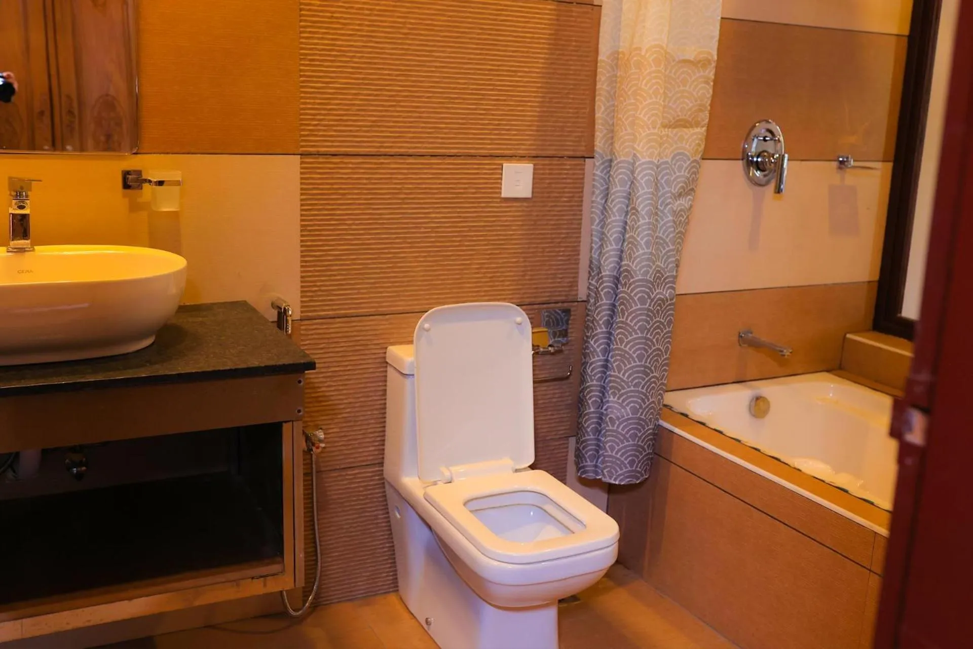 Bathroom in Heaven Inn Munnar