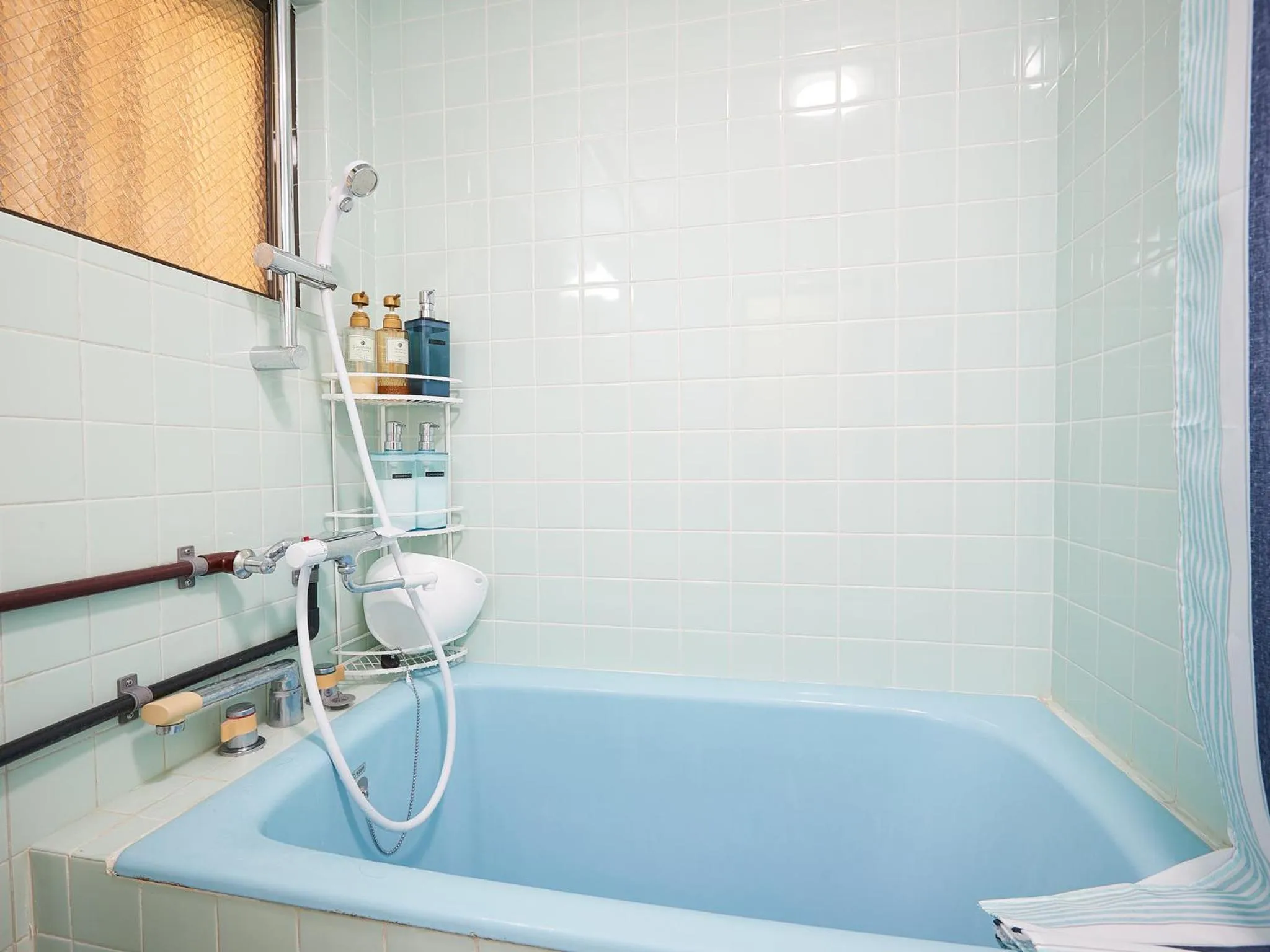 Shower in Guest house II Rokumarukan