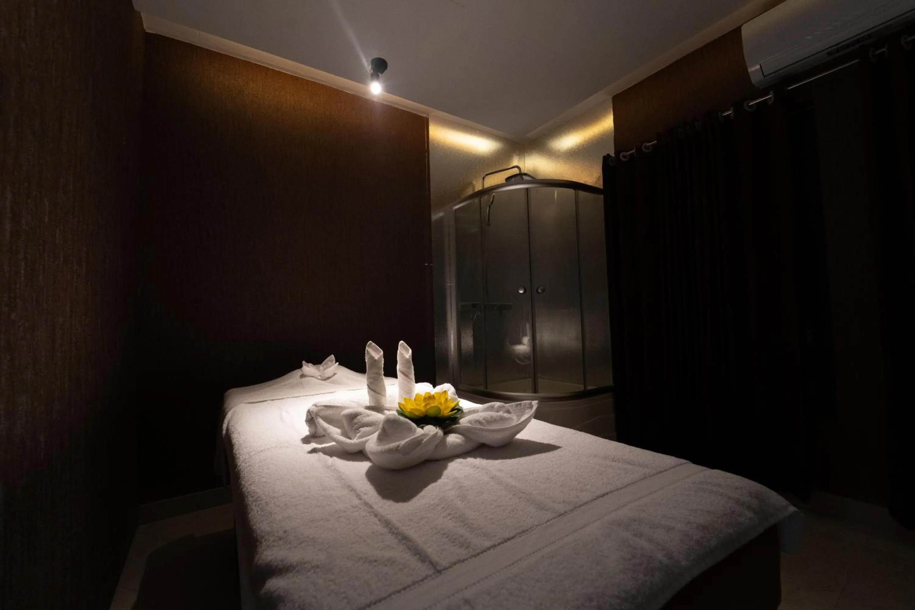 Spa and wellness centre/facilities, Bed in Paragon Hotel & Resort