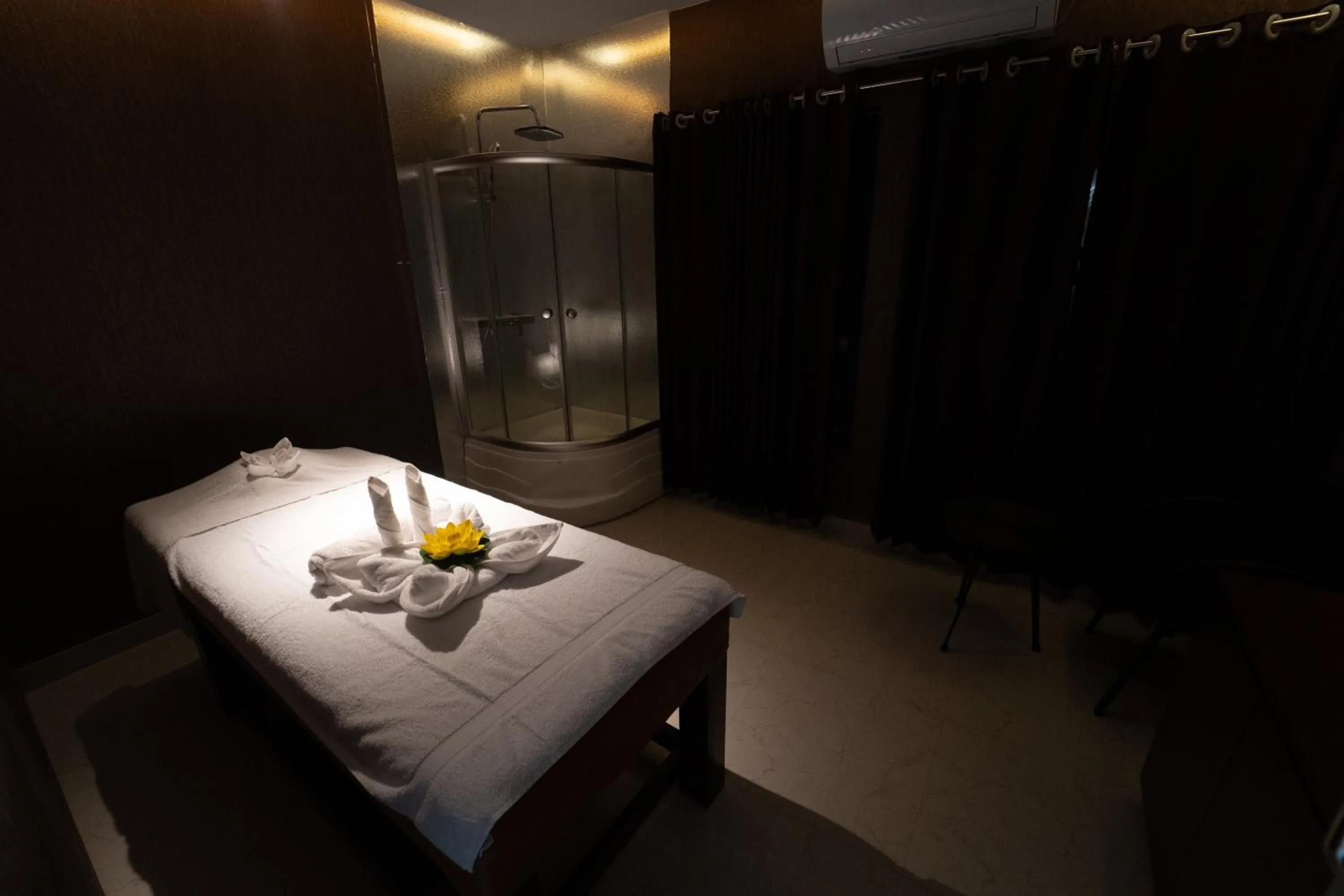 Spa and wellness centre/facilities, Bed in Paragon Hotel & Resort