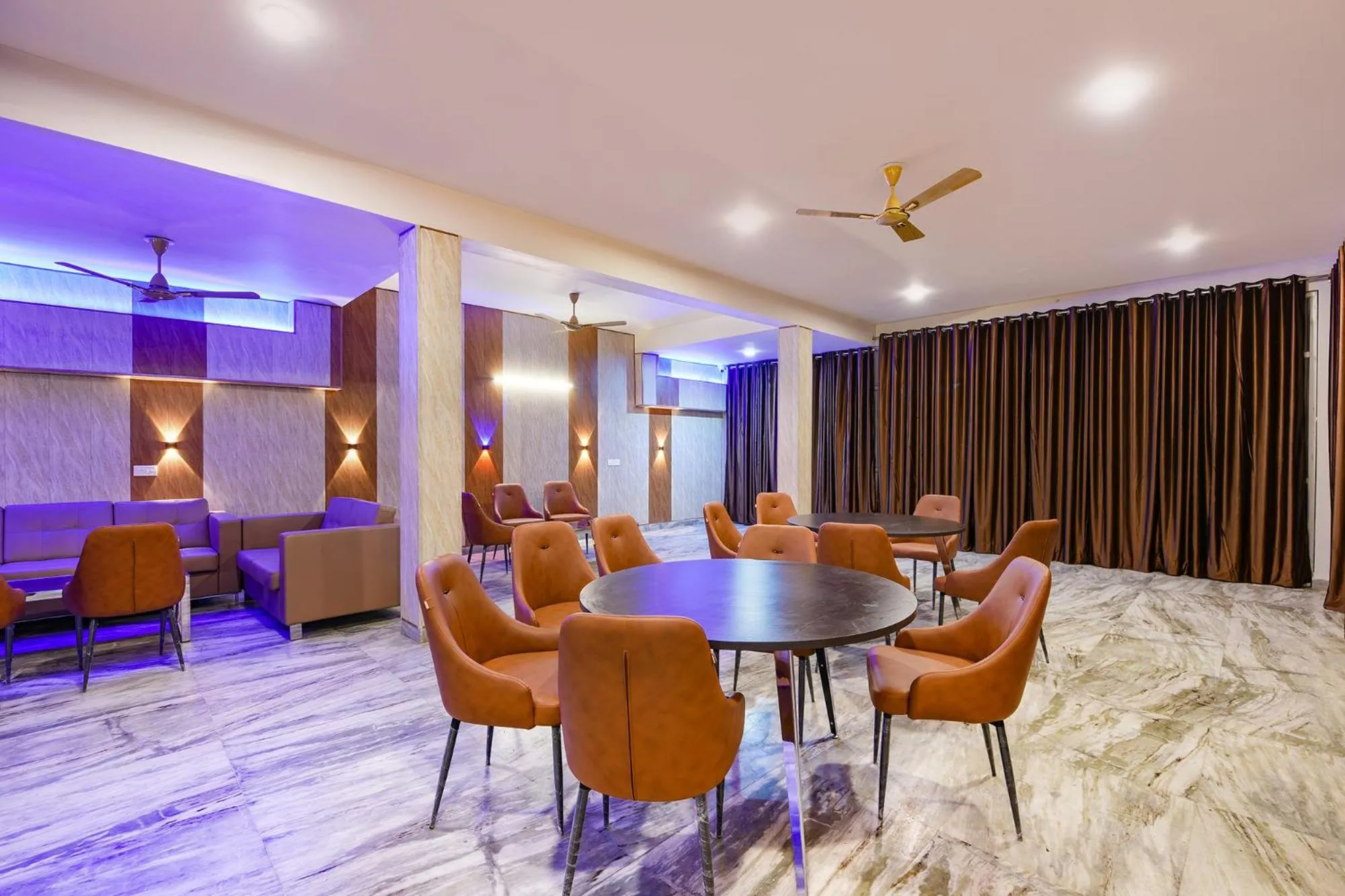 Restaurant/places to eat in FabHotel Next Home Prime