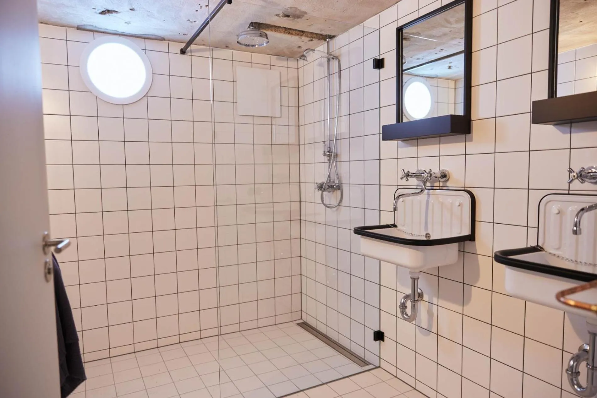 Shower in Suvelfabryk