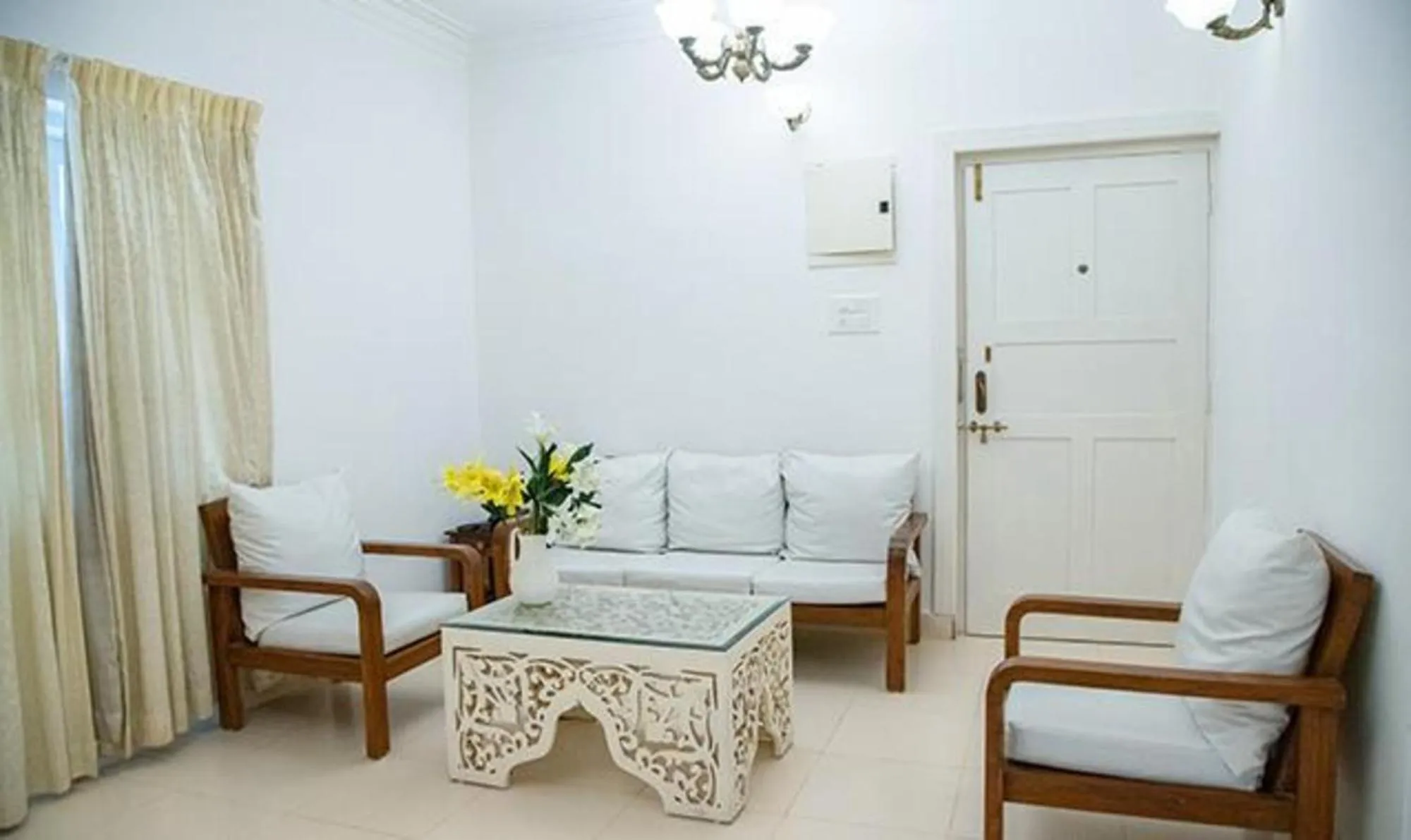 Living room in Via Toro Highland Beach Resort With Pool - 500M From Candolim Beach