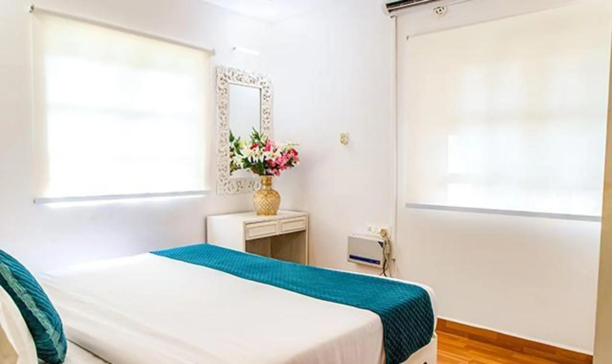 Bed in Via Toro Highland Beach Resort With Pool - 500M From Candolim Beach