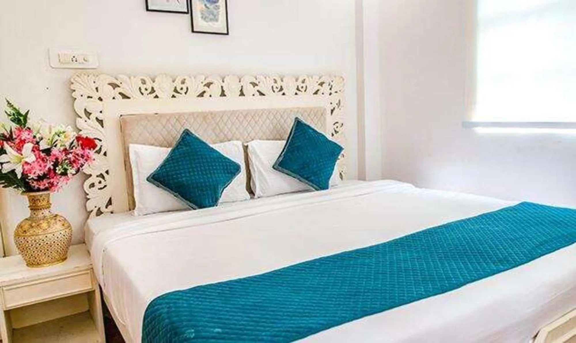 Bed in Via Toro Highland Beach Resort With Pool - 500M From Candolim Beach