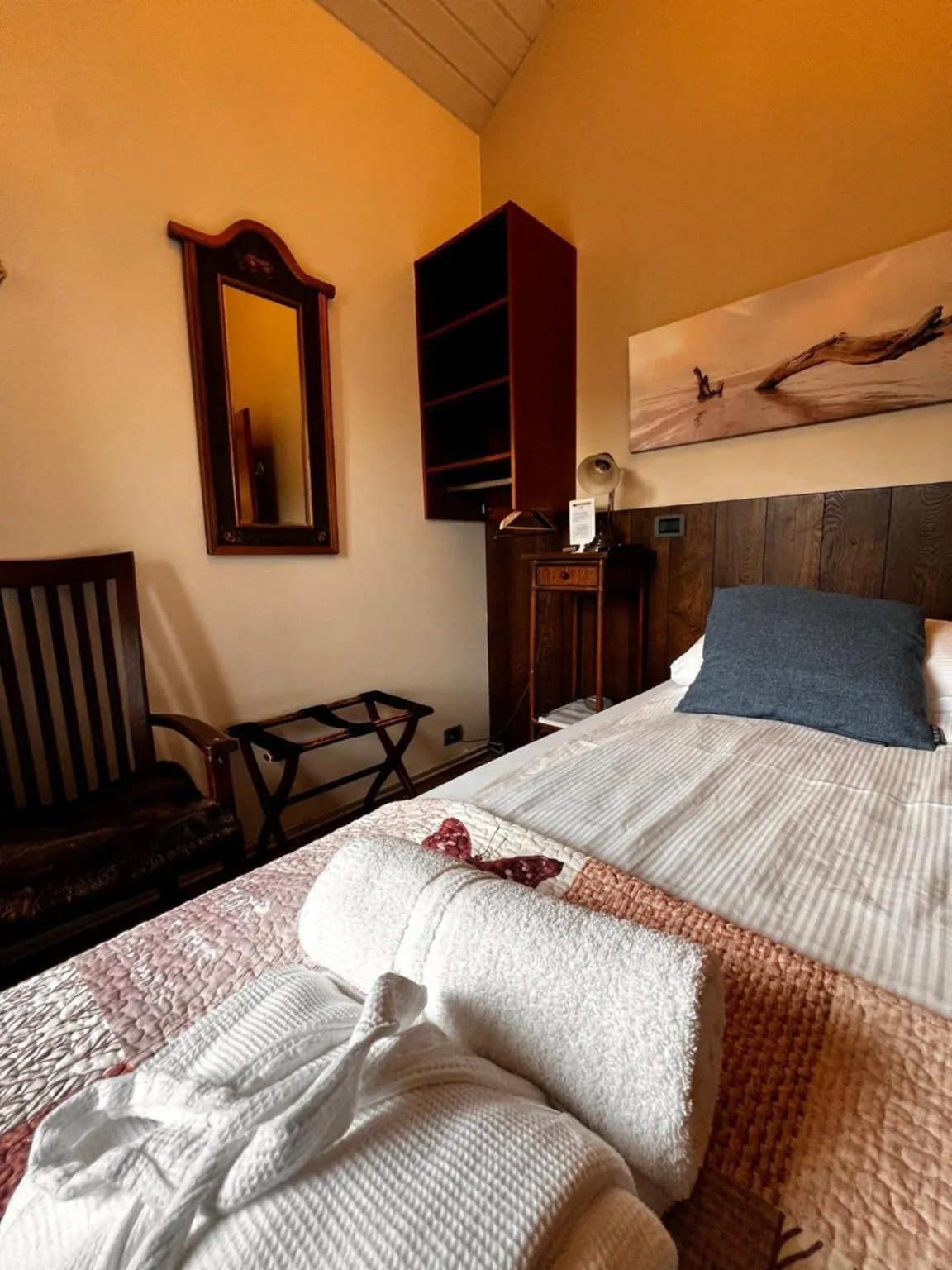 Photo of the whole room, Bed in Hotel Skógá by EJ Hotels