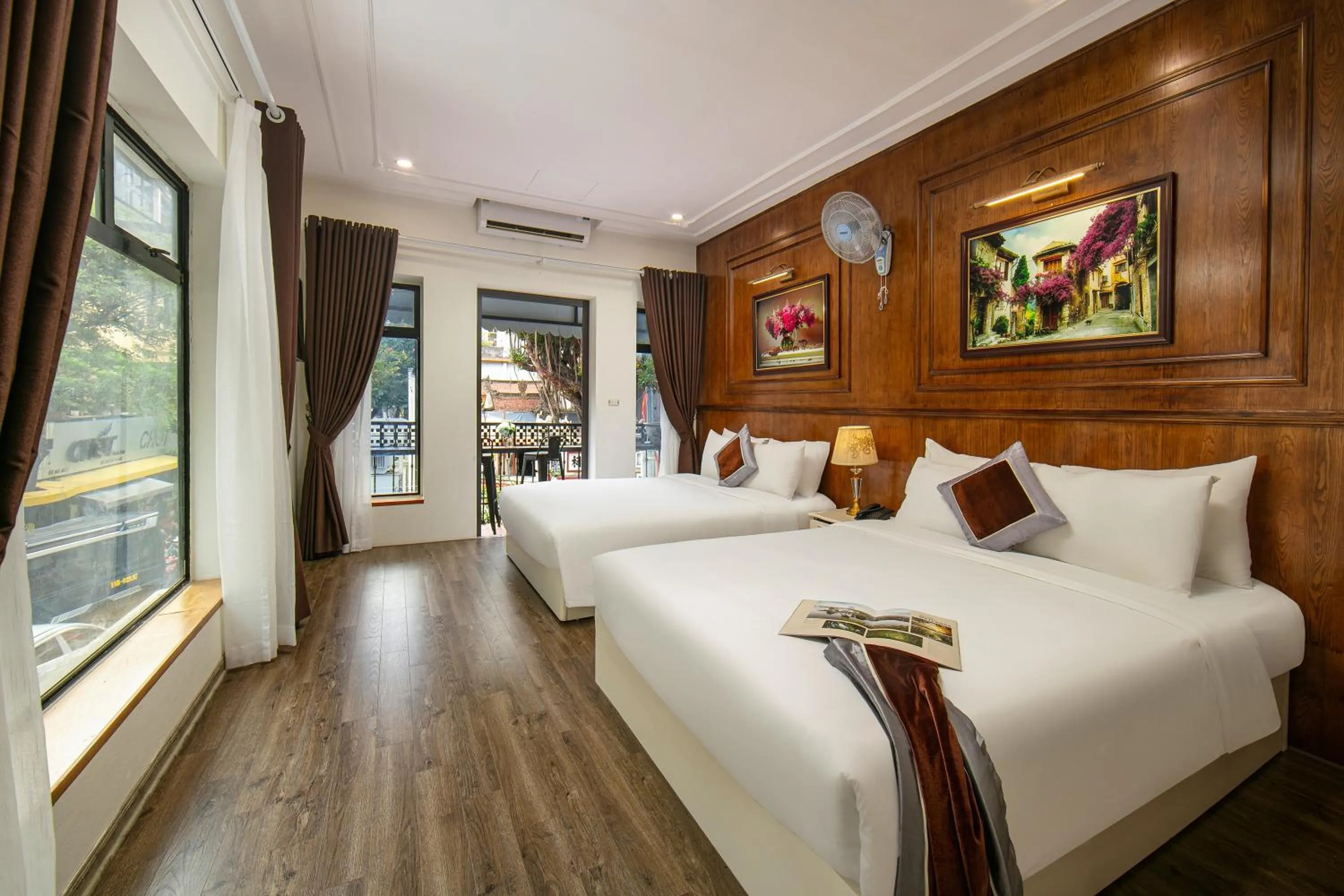 Bed in Tunger Grand Hotel