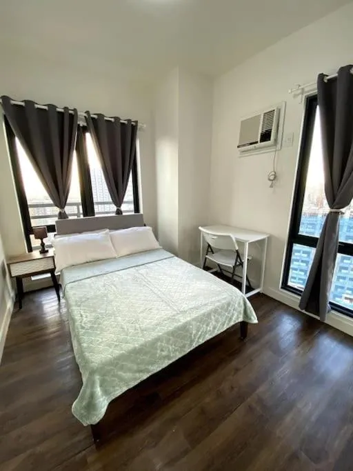 Bed in Modern Condo Apt in Flair Tower South, Mandaluyong