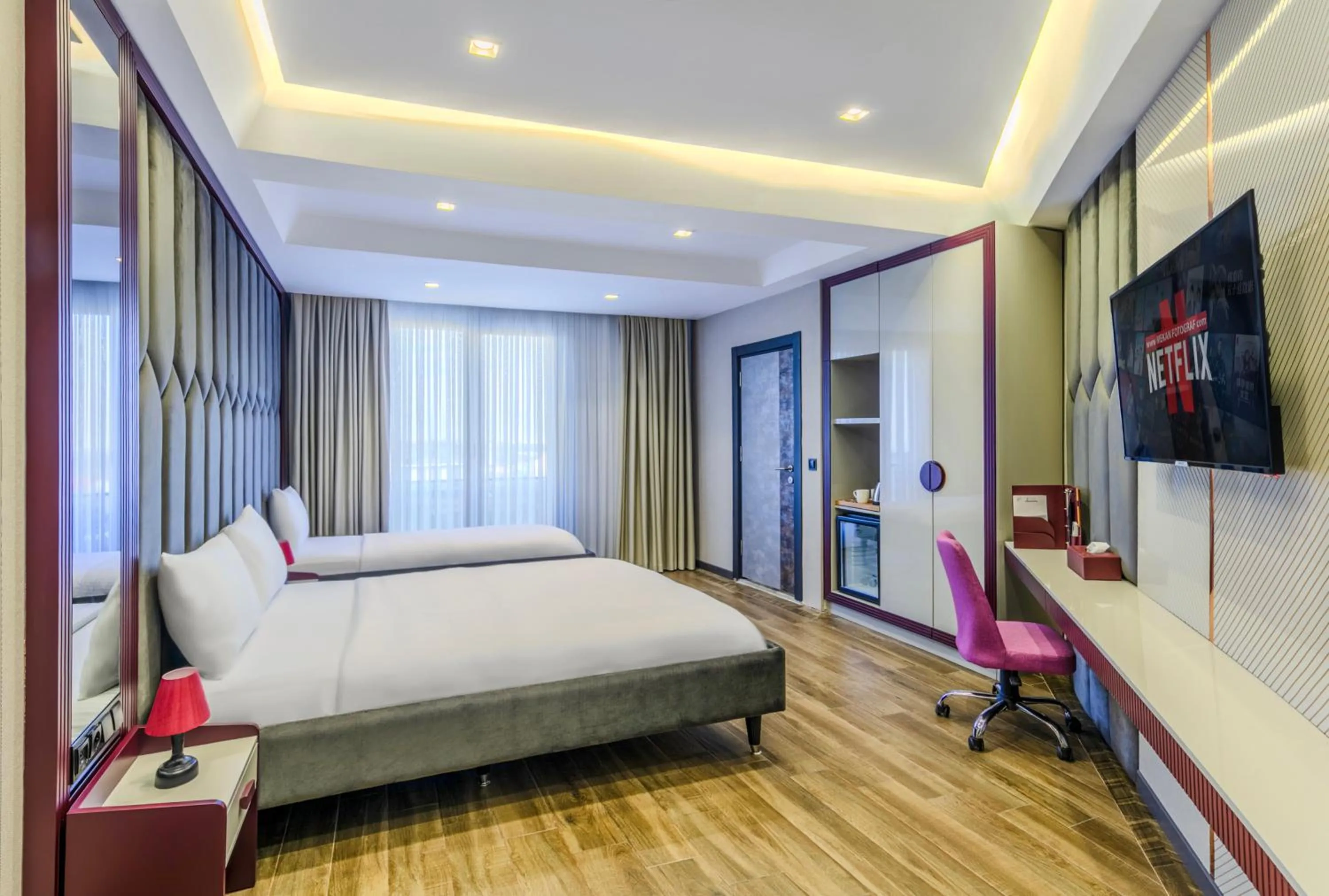 Photo of the whole room, Bed in Heaven Premium Hotel Restaurant & Airport Shuttle