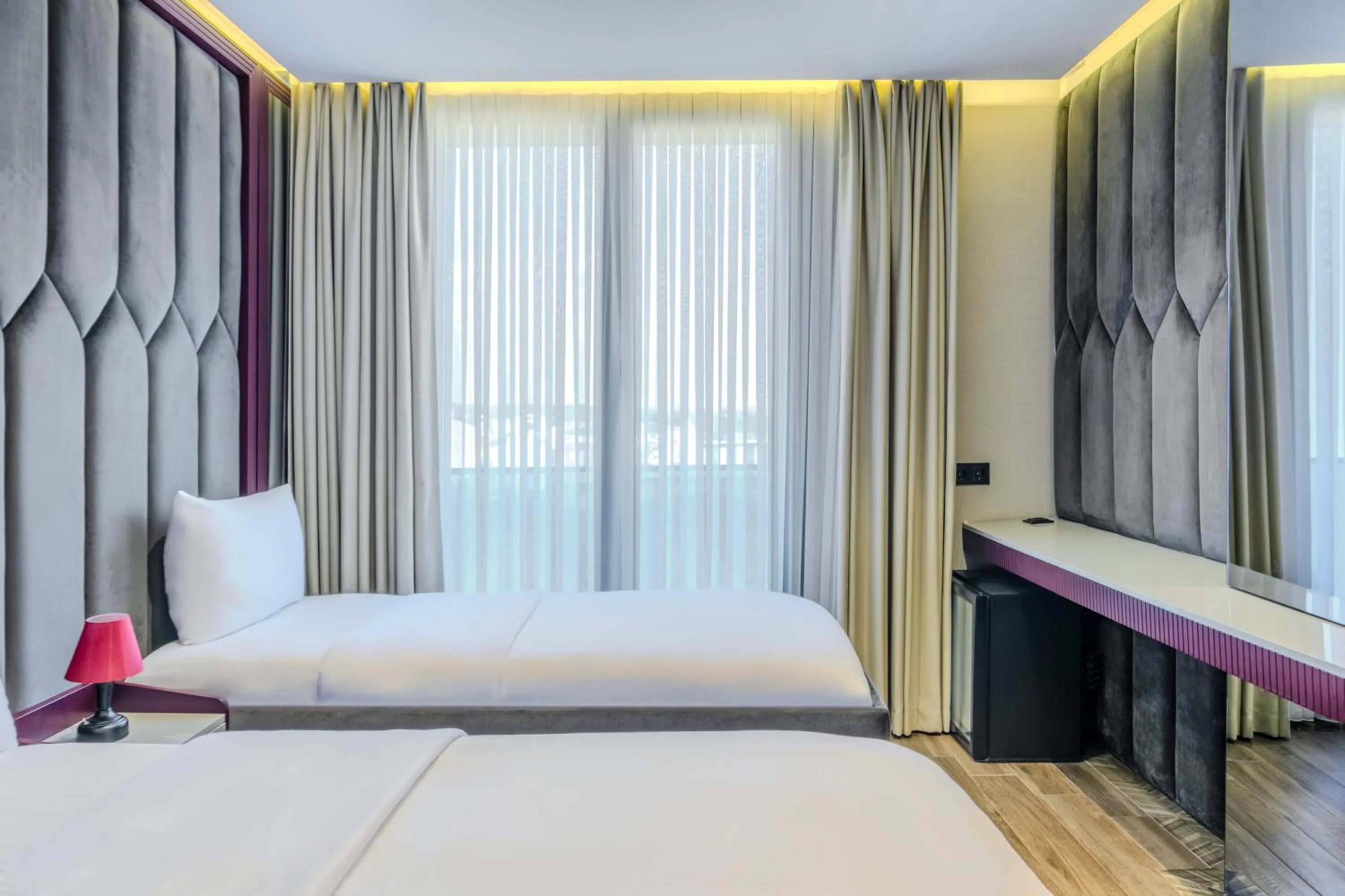 Photo of the whole room, Bed in Heaven Premium Hotel Restaurant & Airport Shuttle