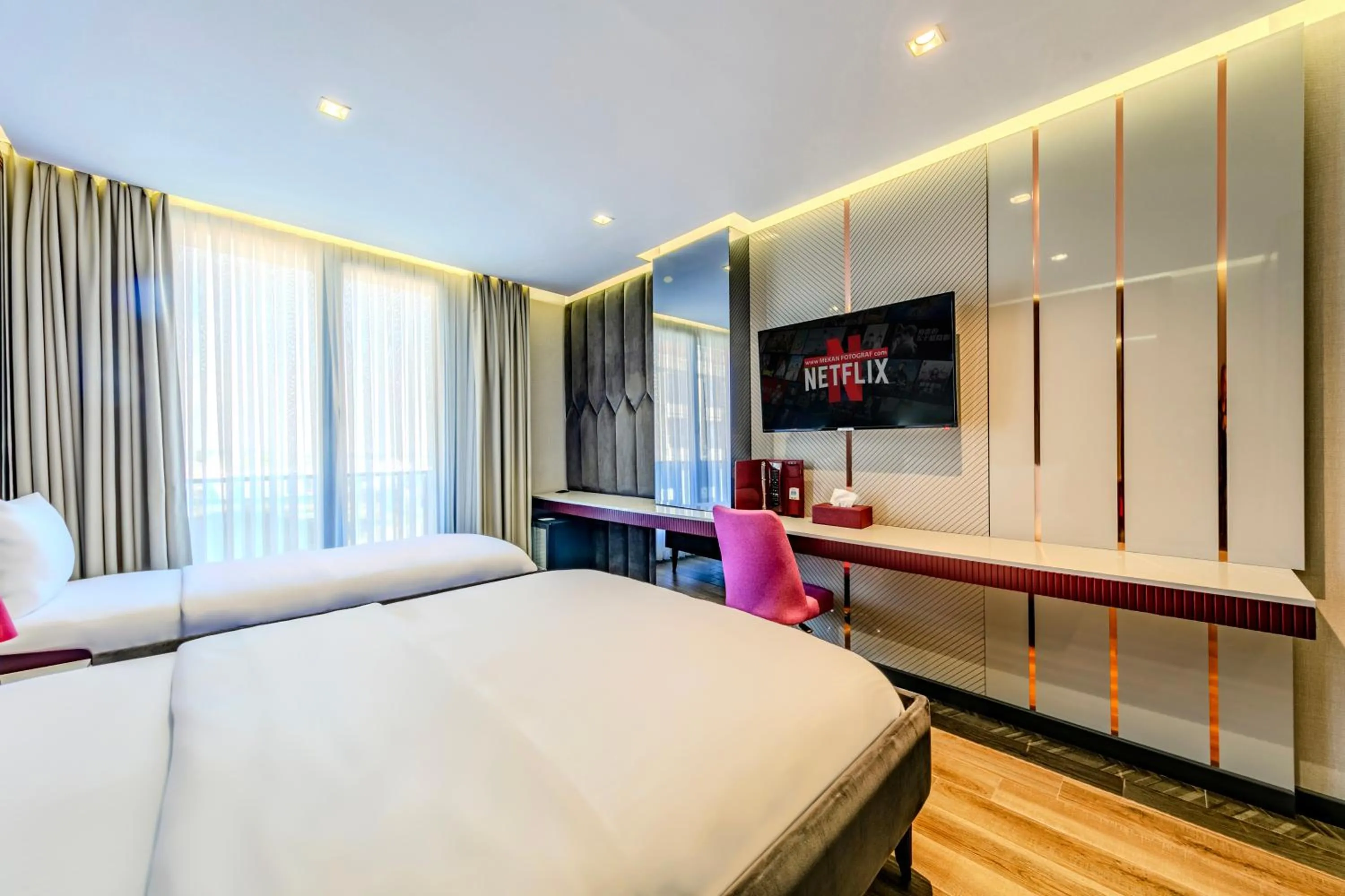 Photo of the whole room, Bed in Heaven Premium Hotel Restaurant & Airport Shuttle