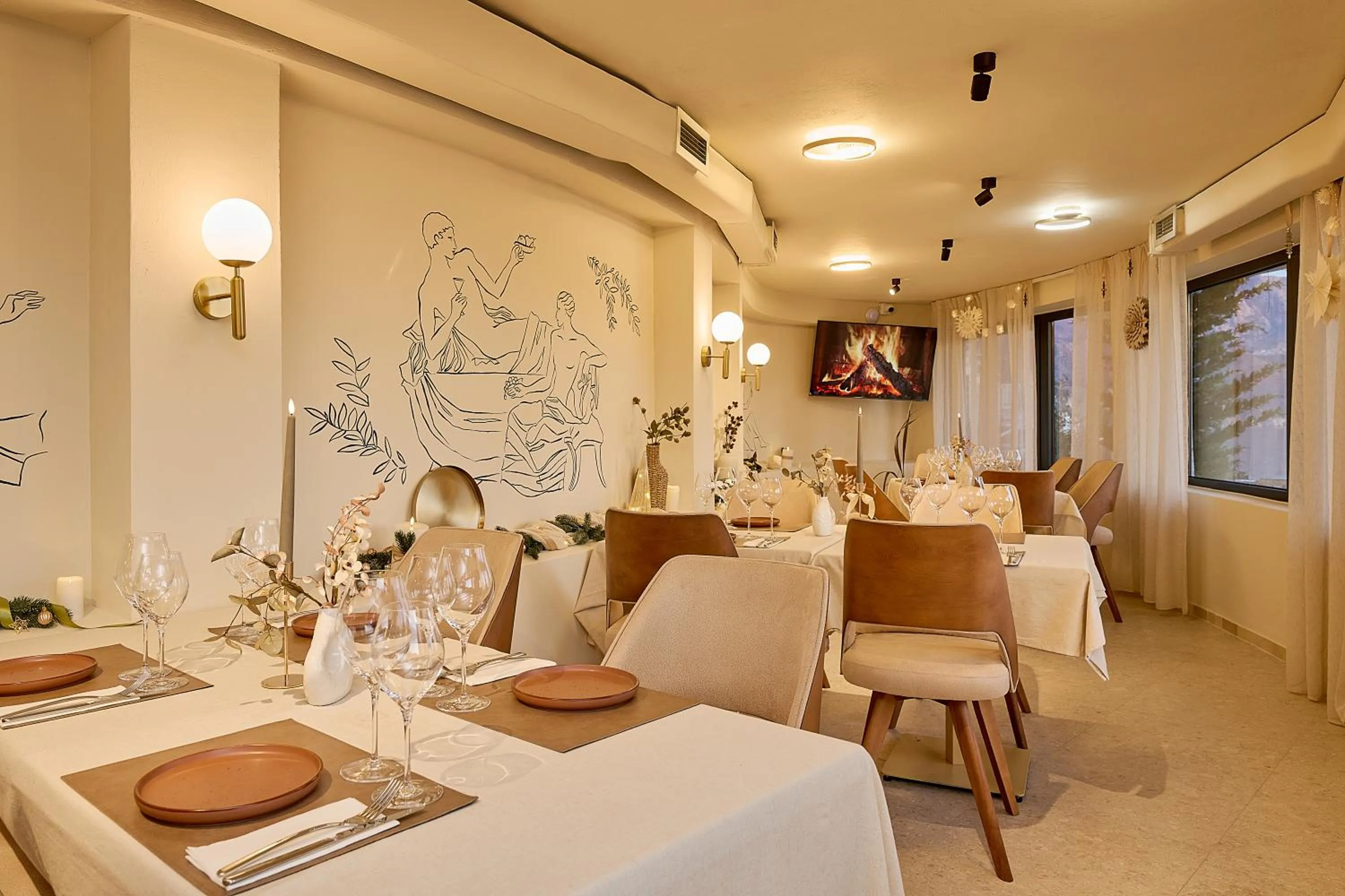 Restaurant/places to eat in Skyline resort