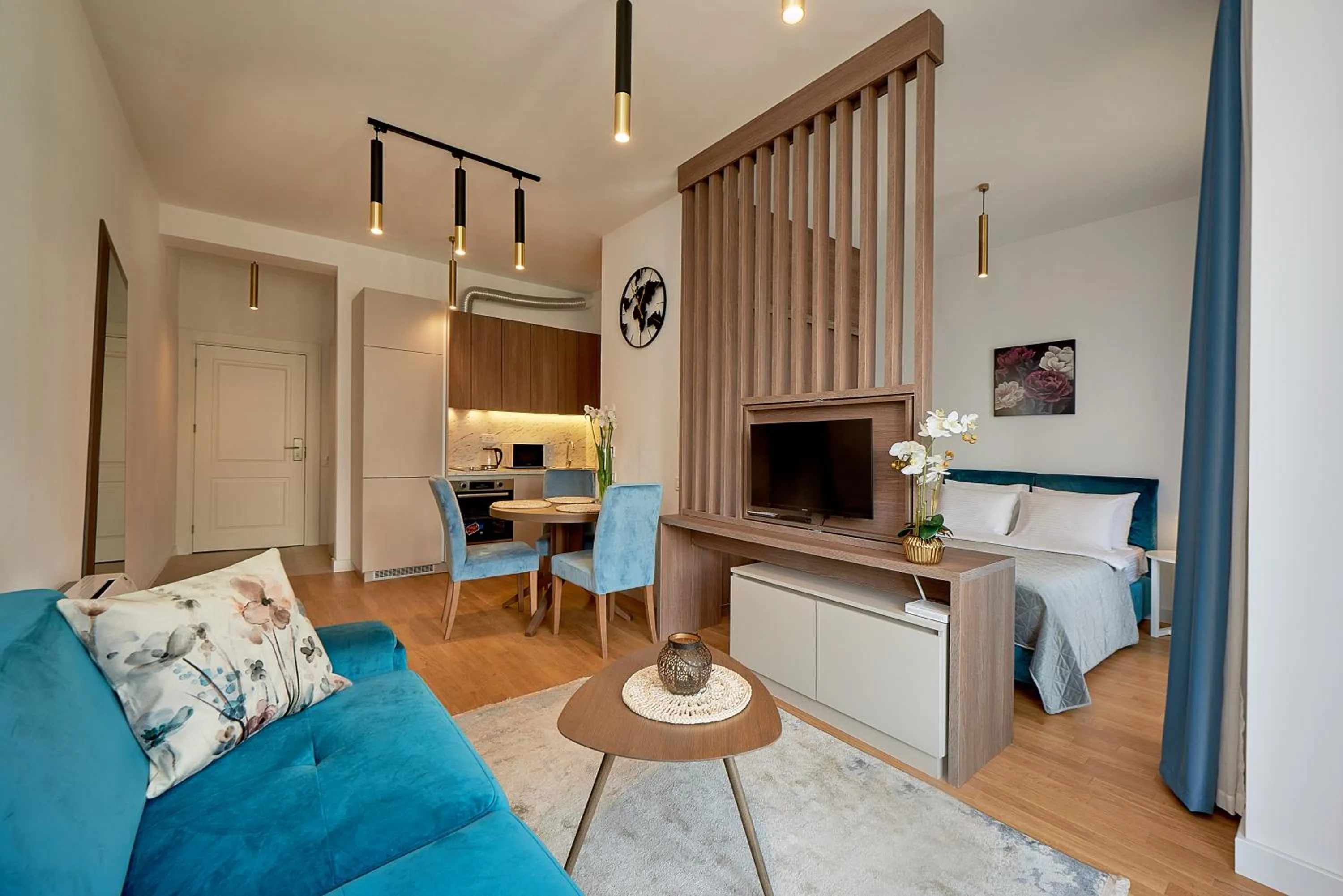 Photo of the whole room in Skyline resort