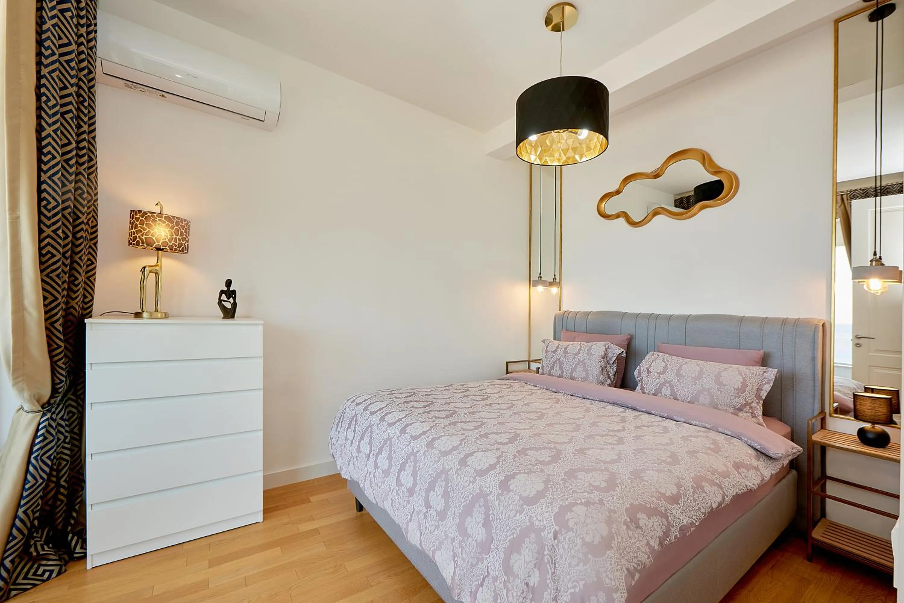 Bed in Skyline resort