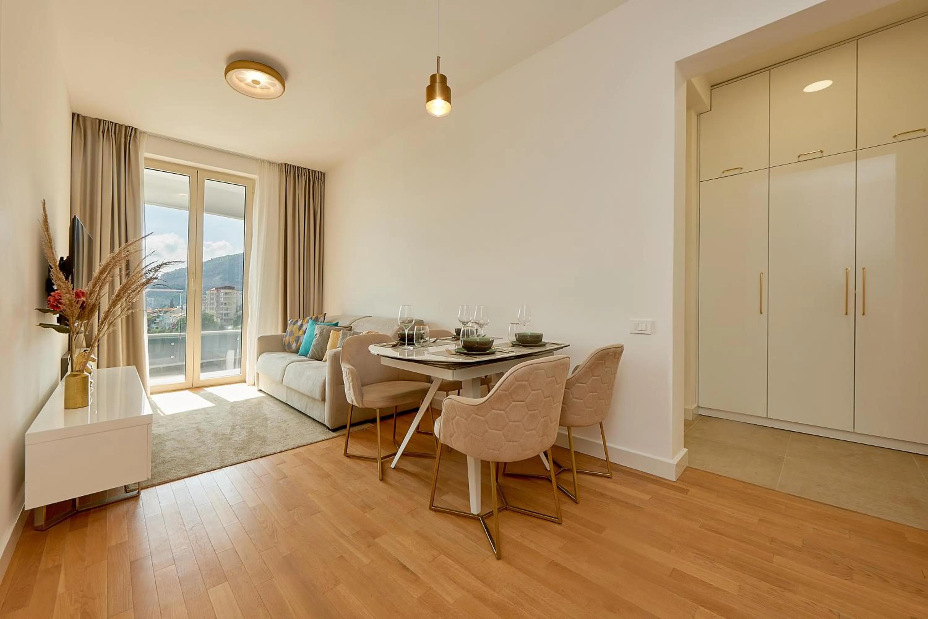 Photo of the whole room in Skyline resort