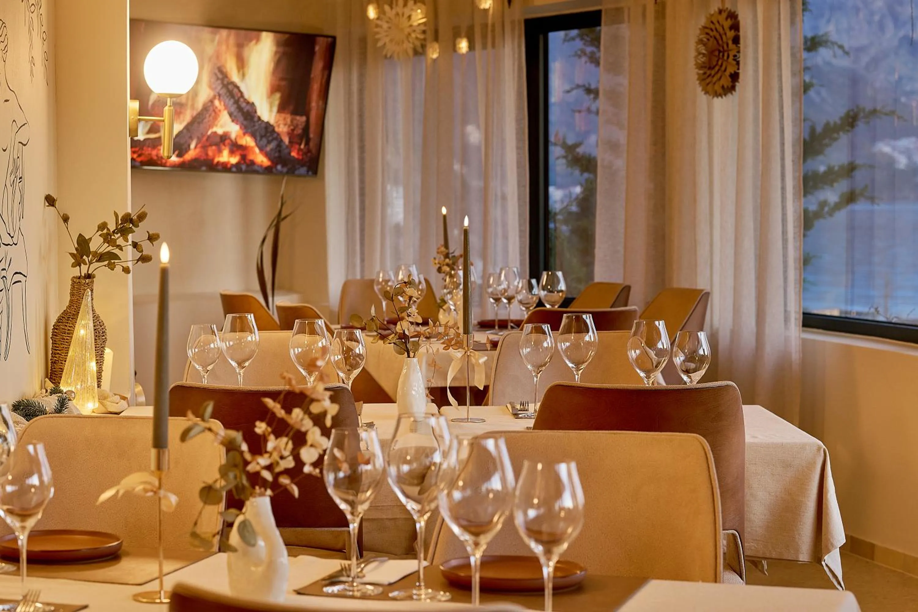 Restaurant/places to eat in Skyline resort