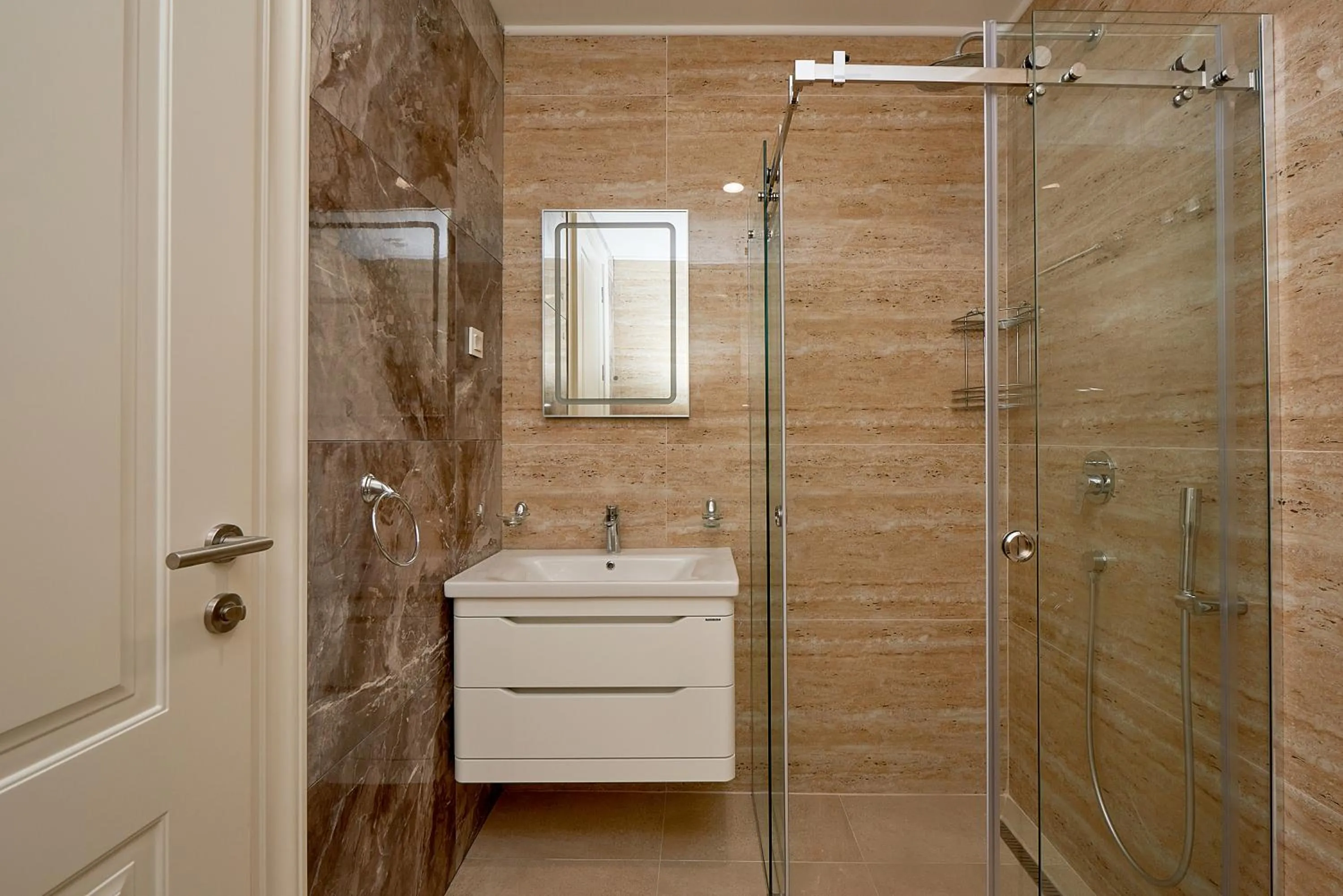 Shower in Skyline resort