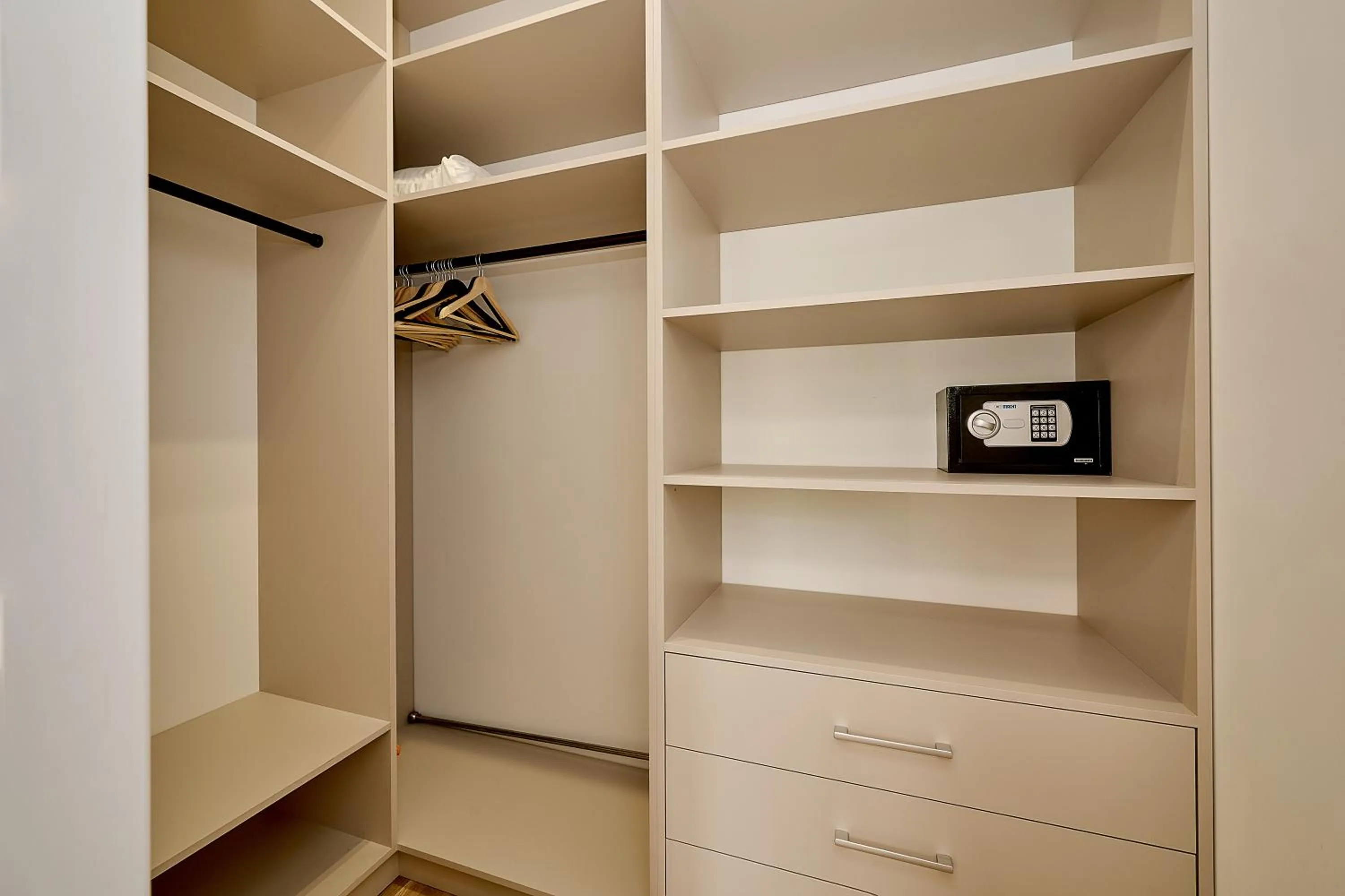 safe in Skyline resort