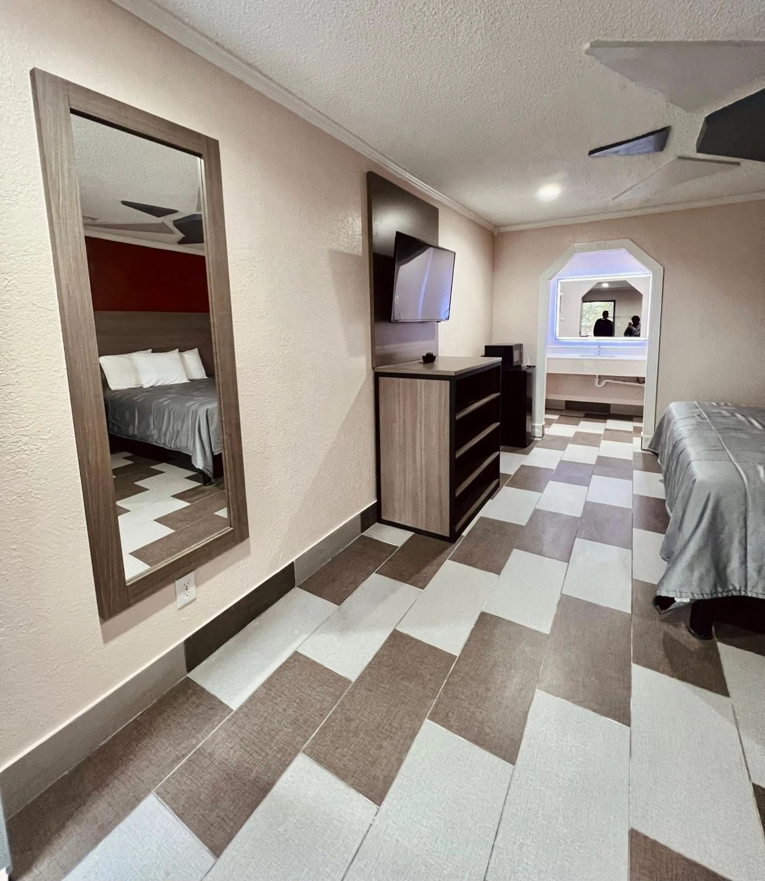 TV and multimedia, Bed in Hollywood INN - Downtown Houston