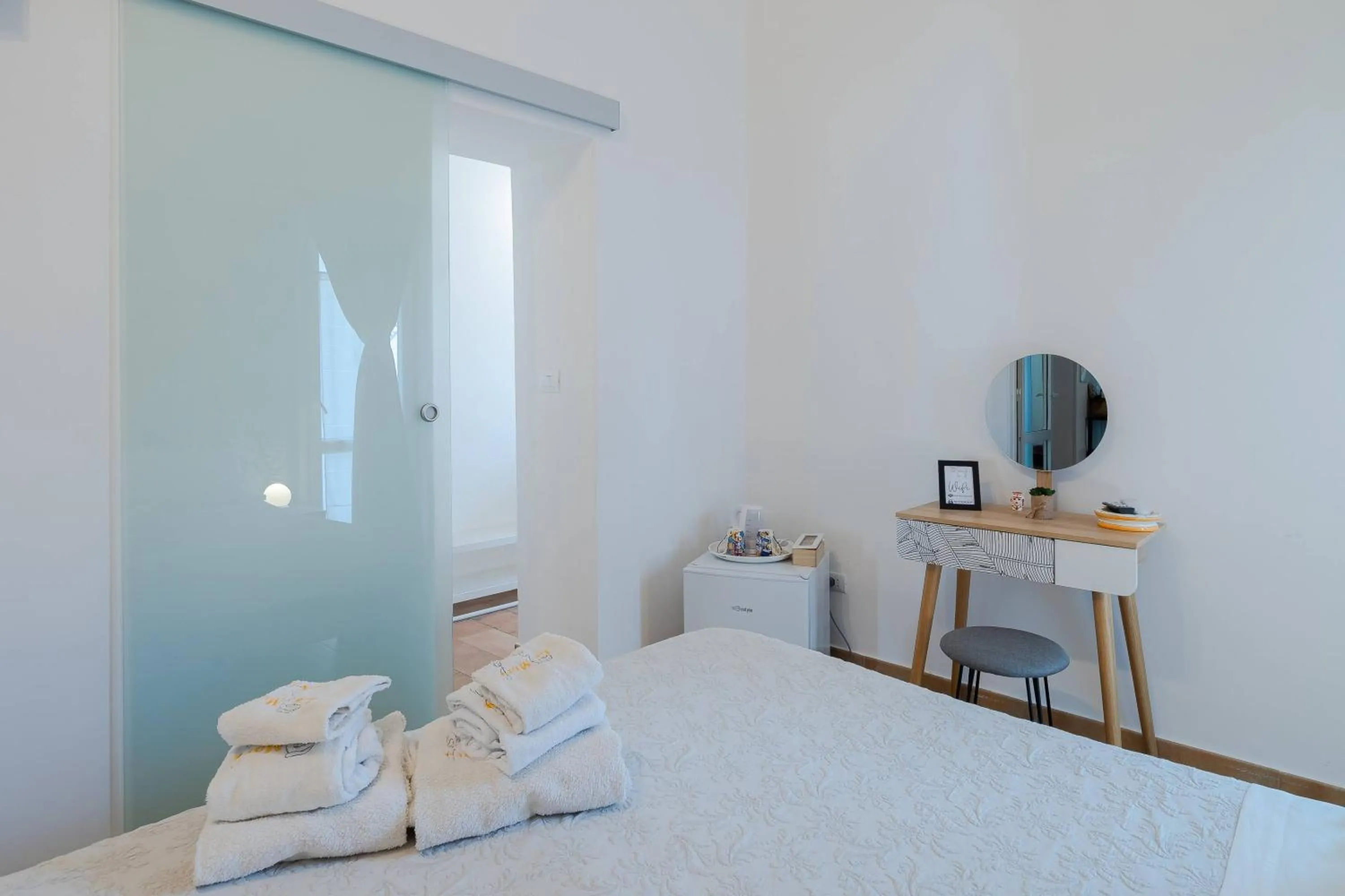 Photo of the whole room, Bed in La Mora B&b