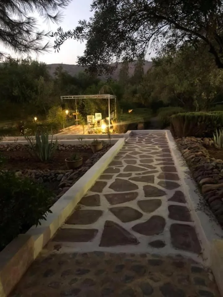 Sel d Ailleurs, Ouirgan - adults only