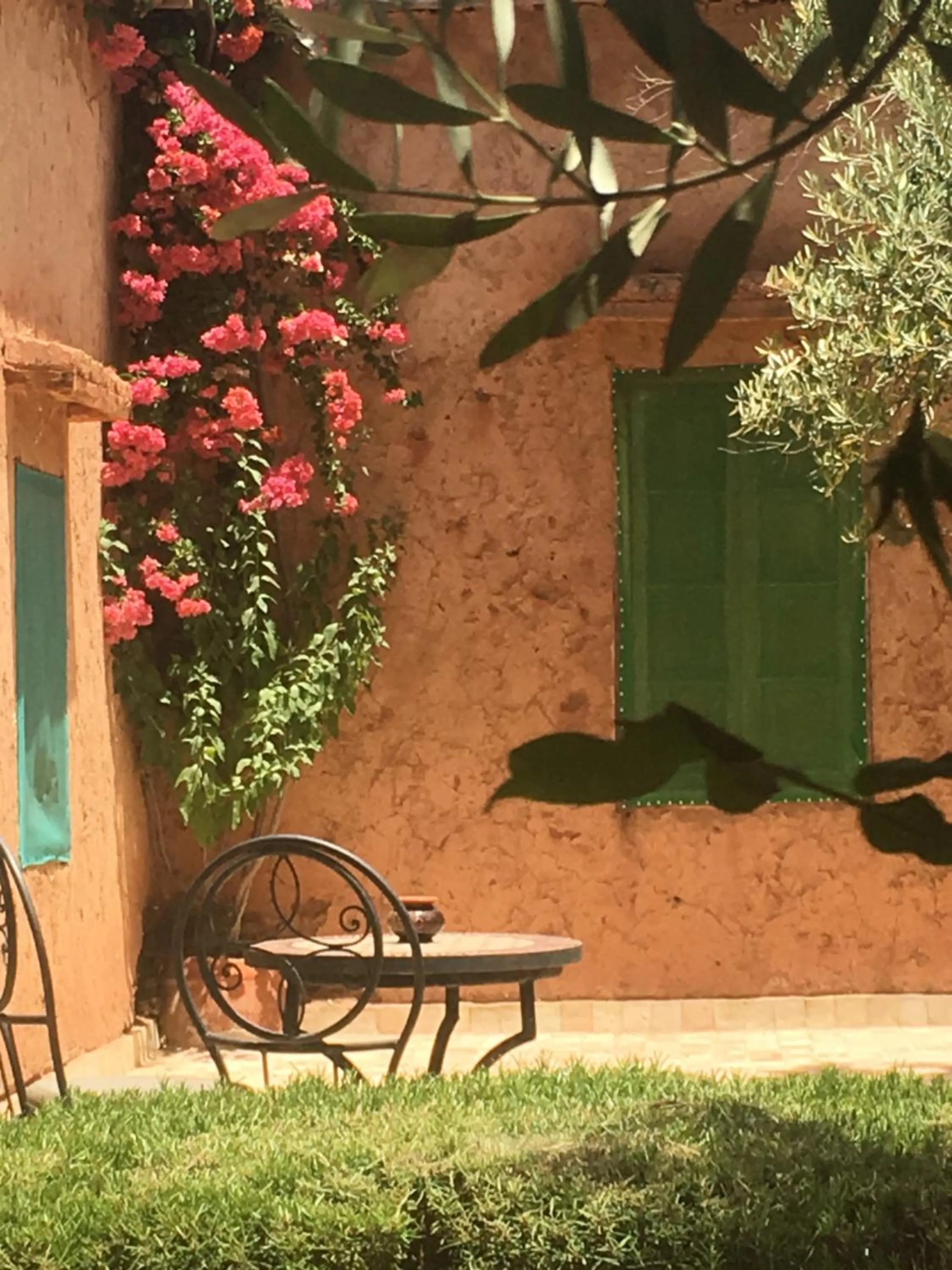 Sel d Ailleurs, Ouirgan - adults only