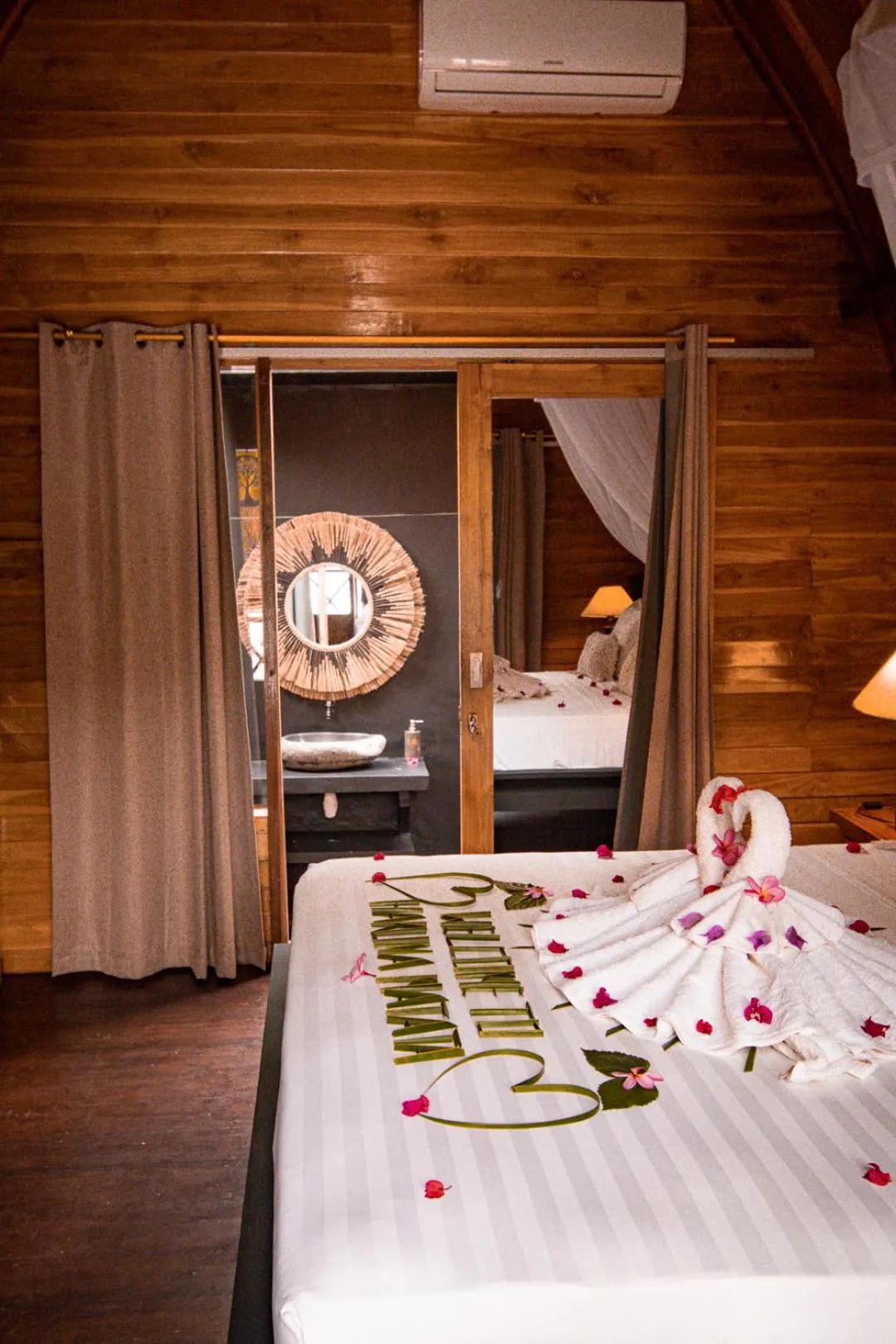 Bed in Hakuna Matata Resort Gili Air