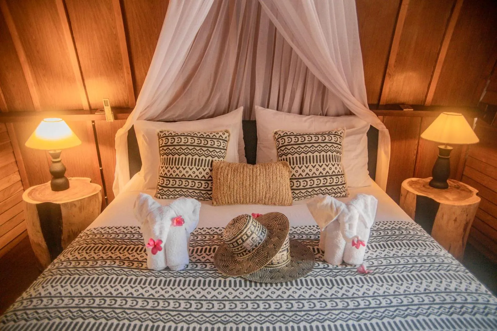 Bed in Hakuna Matata Resort Gili Air