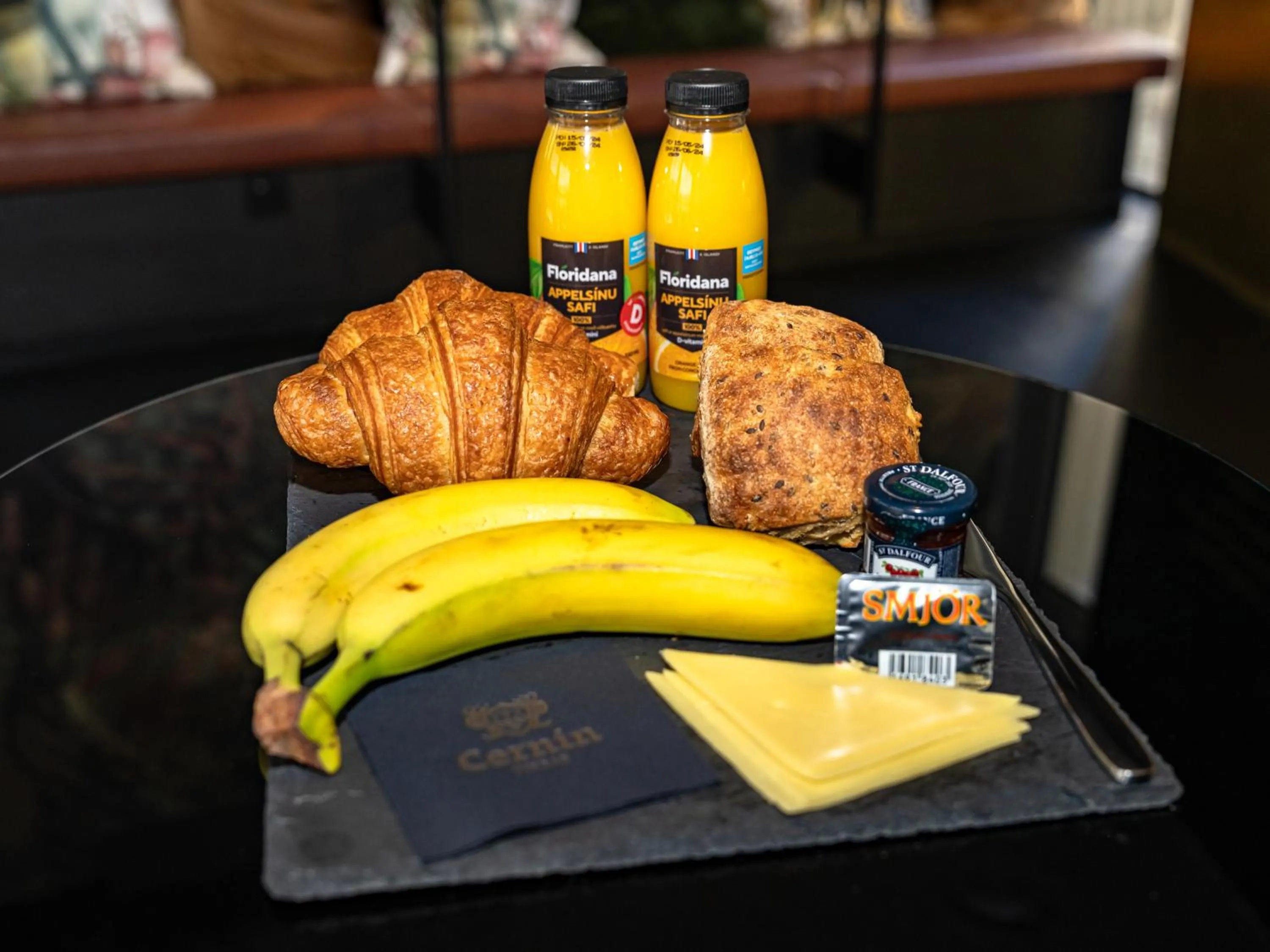 Breakfast in B18 Apartments