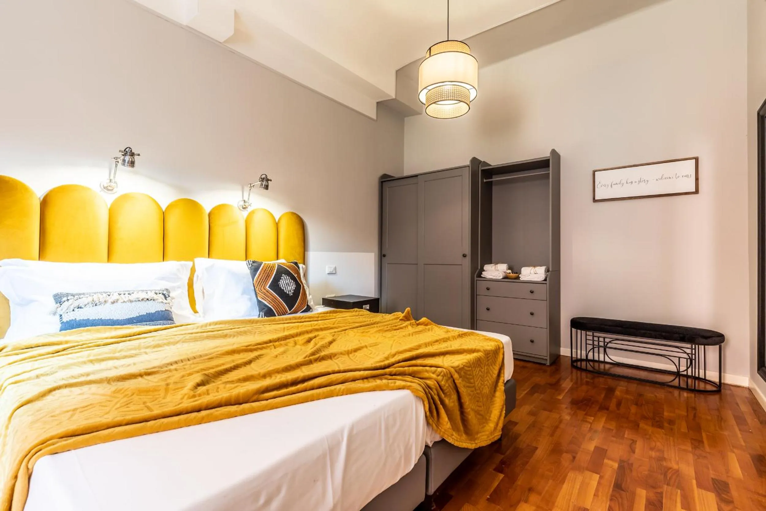 Bedroom, Bed in HouSmart Capo di Lucca 1