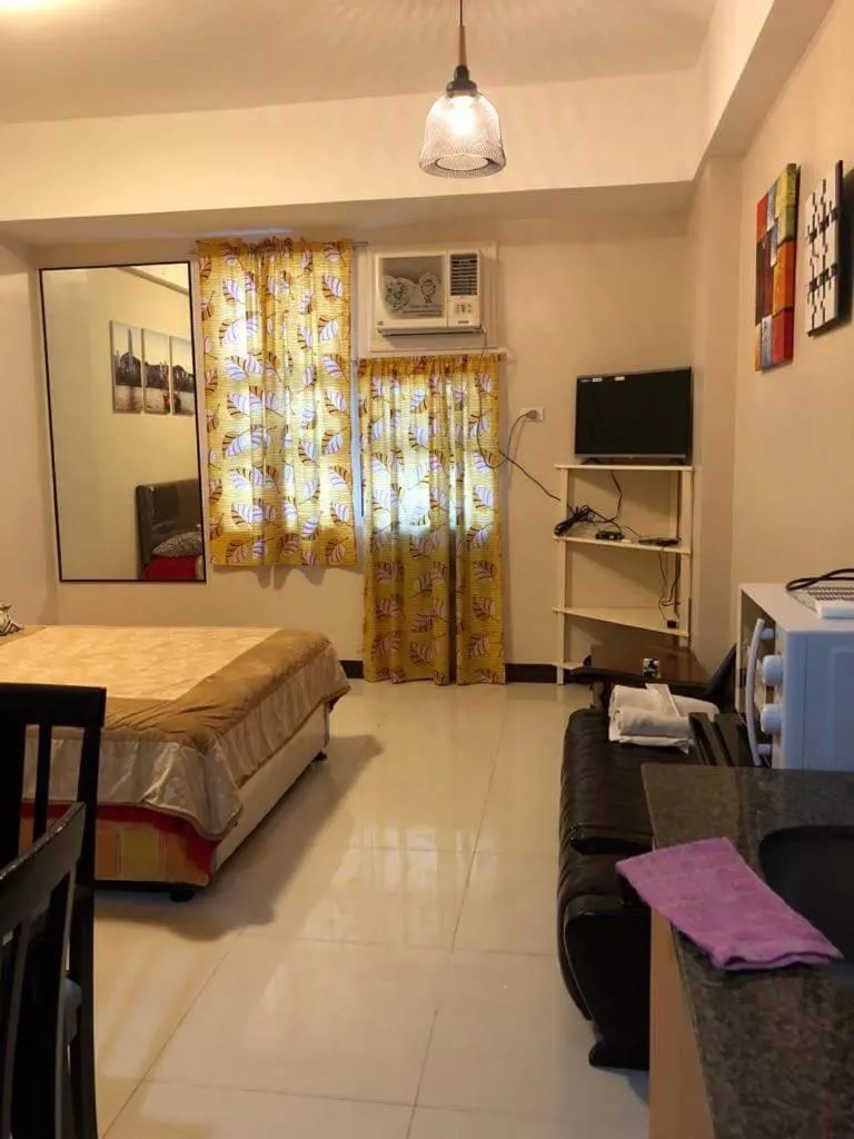 Bed in 101 Newport Boulevard-Favila Condotel Unit near Airport