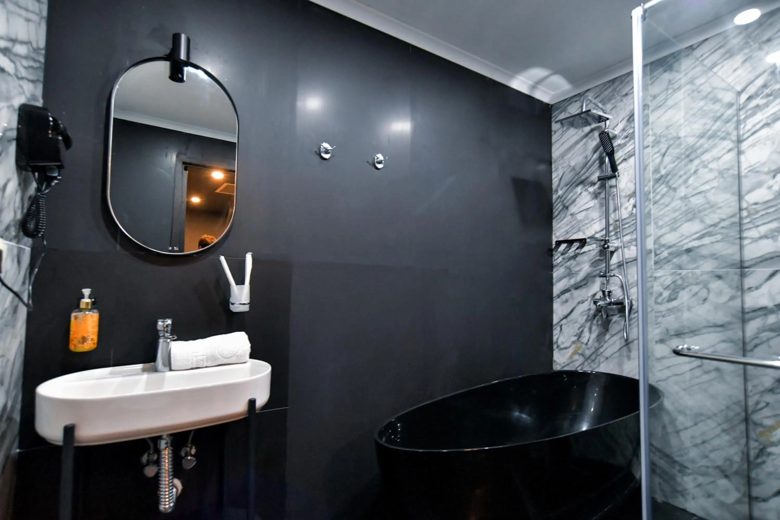 Shower in West Inn Georgia